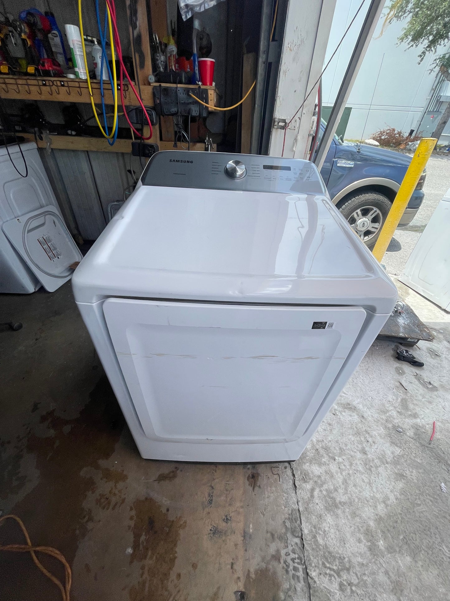 Samsung 7.4 Cu. Ft. White Electric Dryer with Sensor Dry dve50r5200w