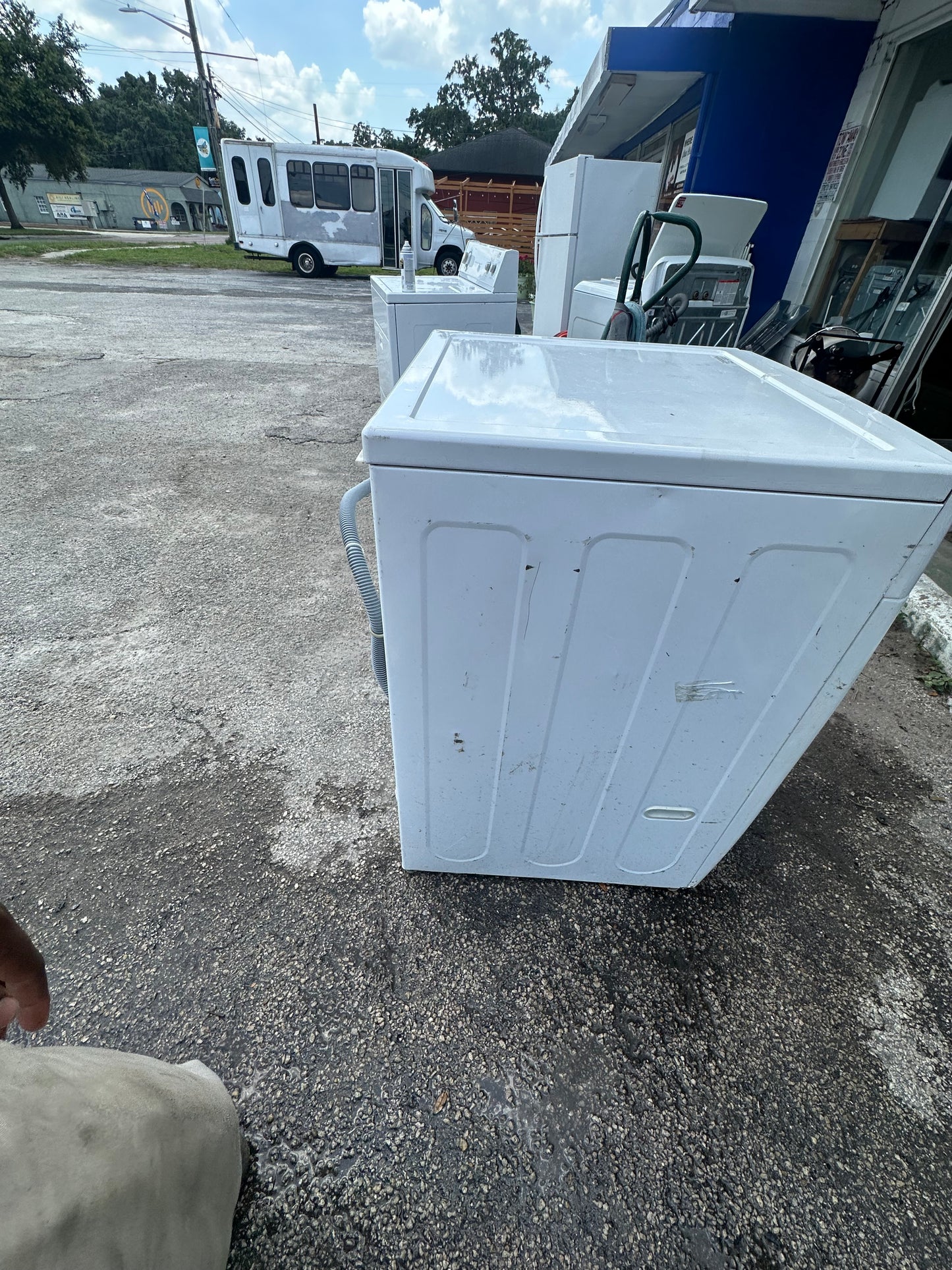 Lg Washer - White - 27 Inch Front Load Smart Washer with 4.5 cu. ft. Capacity