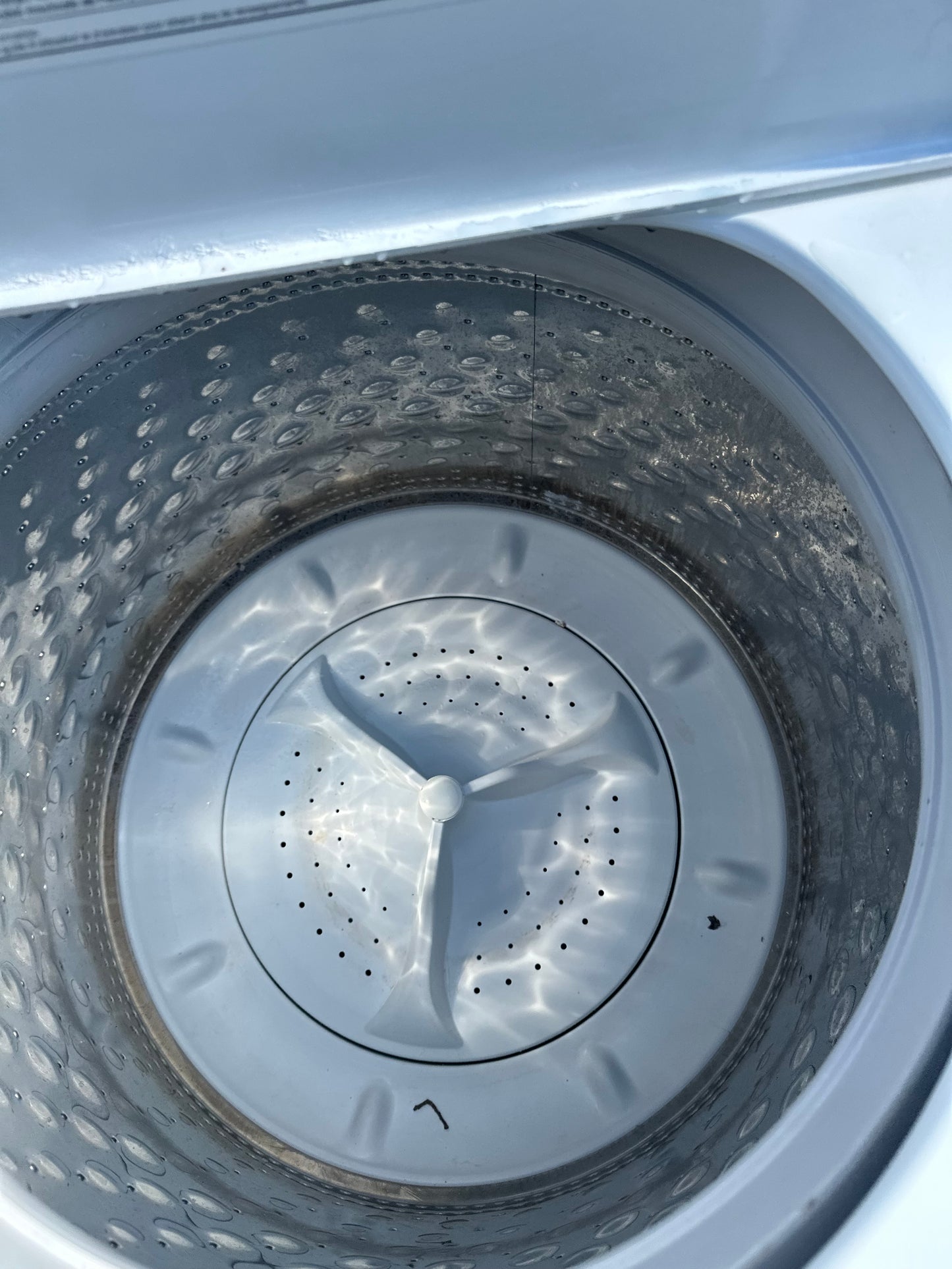 Whirlpool High-Efficiency Top Load Washer – WTW5000DW2