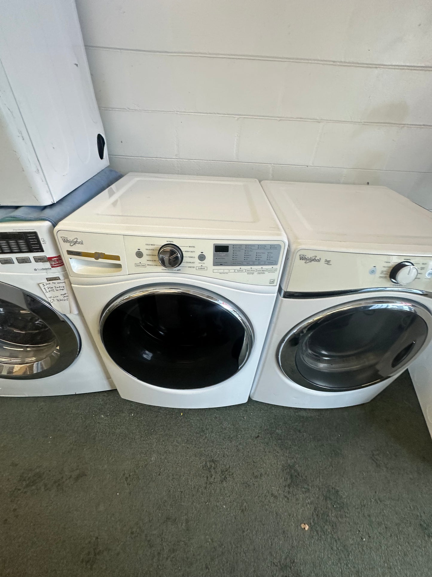 Whirlpool Front load Washer & Dryer Set