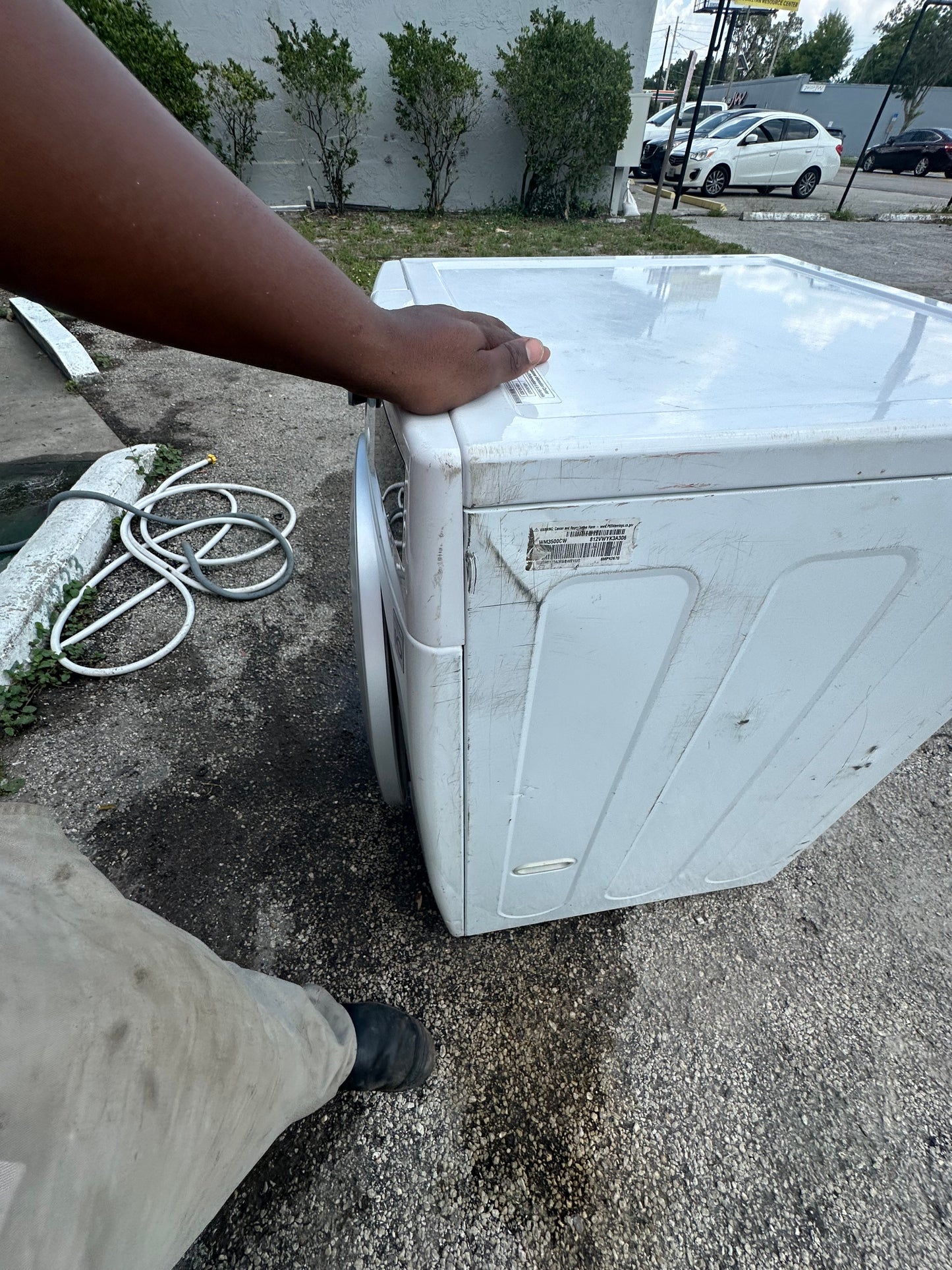 Lg Washer - White - 27 Inch Front Load Smart Washer with 4.5 cu. ft. Capacity