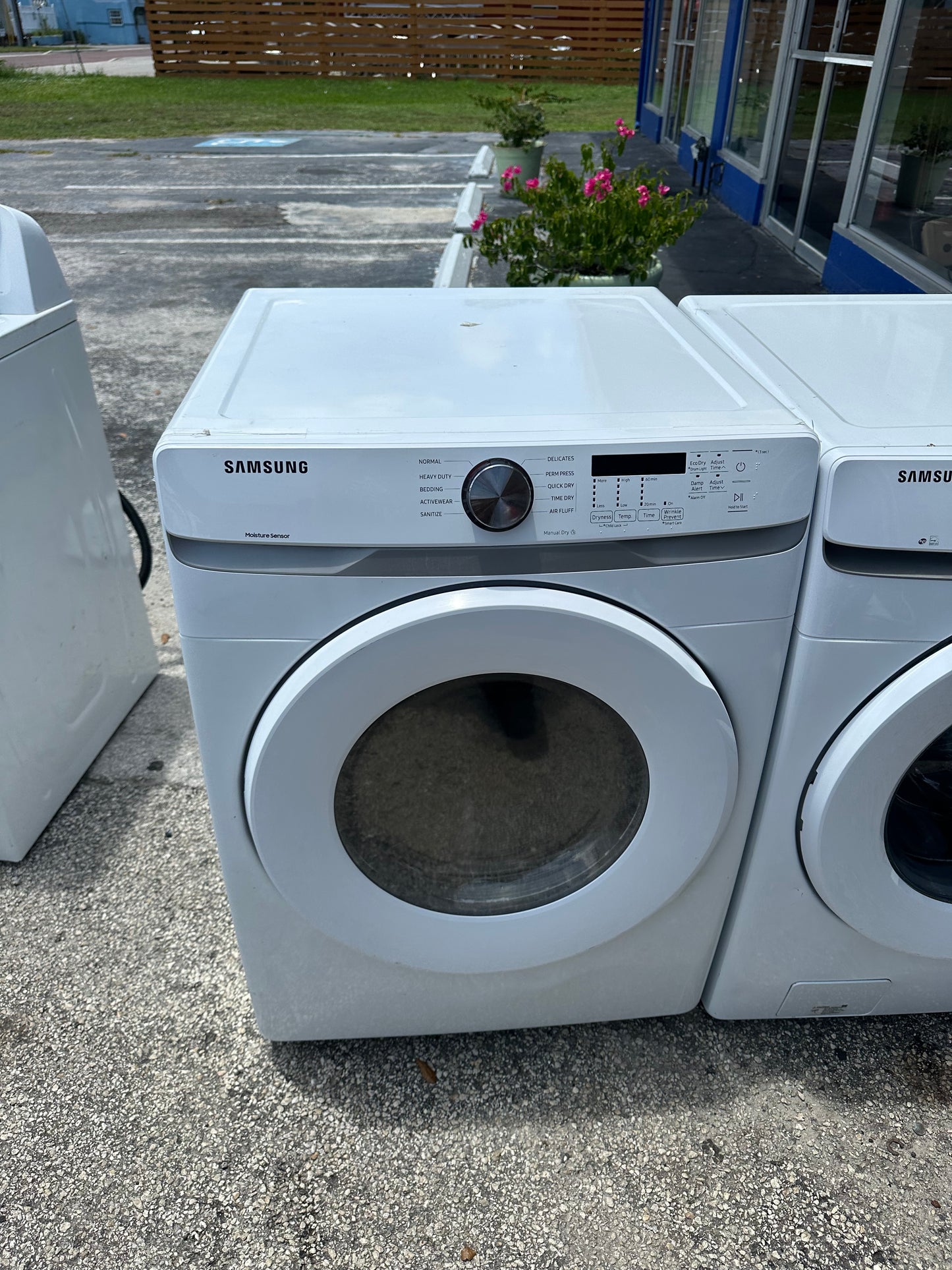 Samsung 7.5 cu. ft. Electric Dryer with Sensor Dry