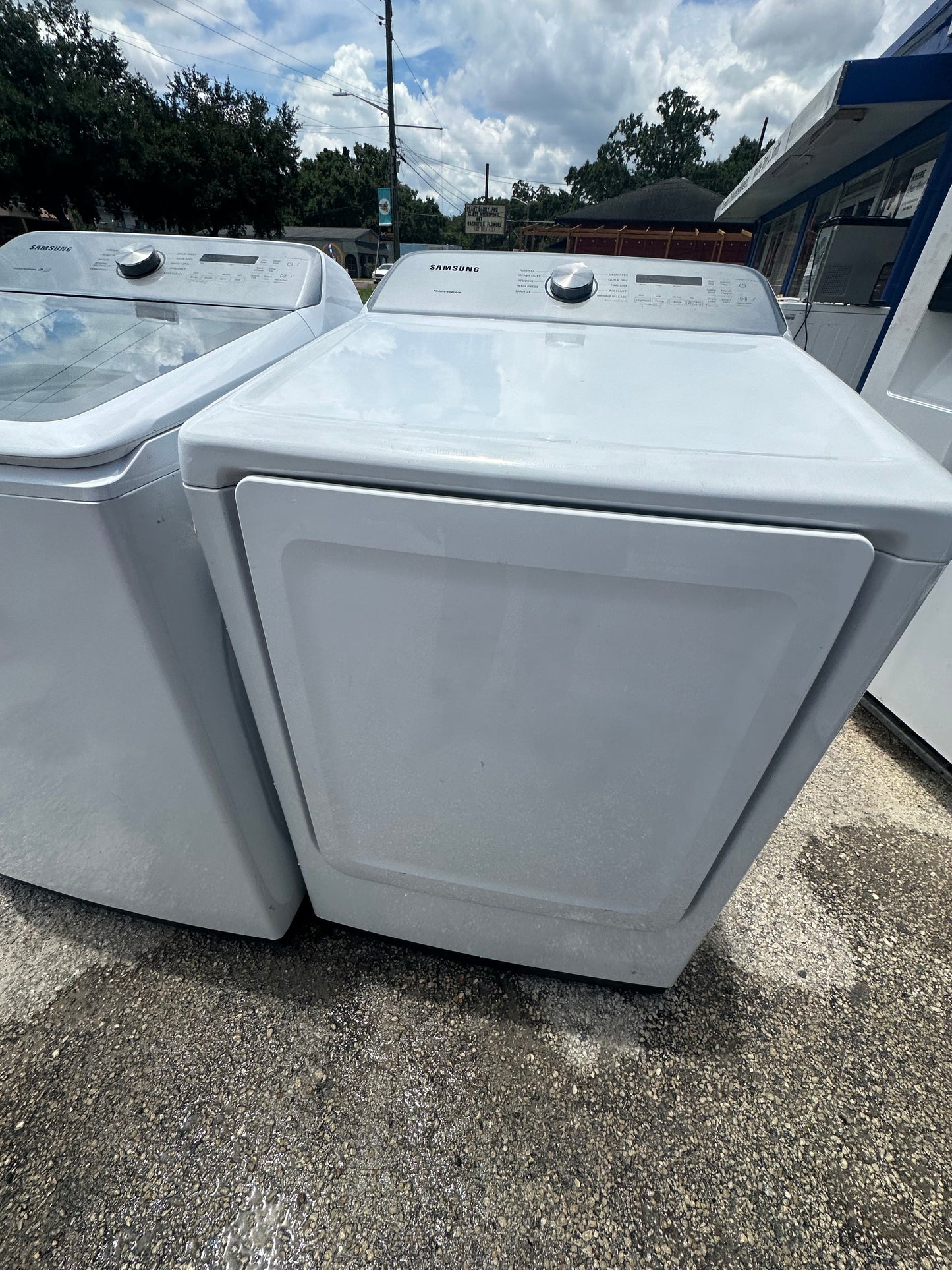 Samsung 7.4 cu. ft. Electric Dryer with Sensor Dry