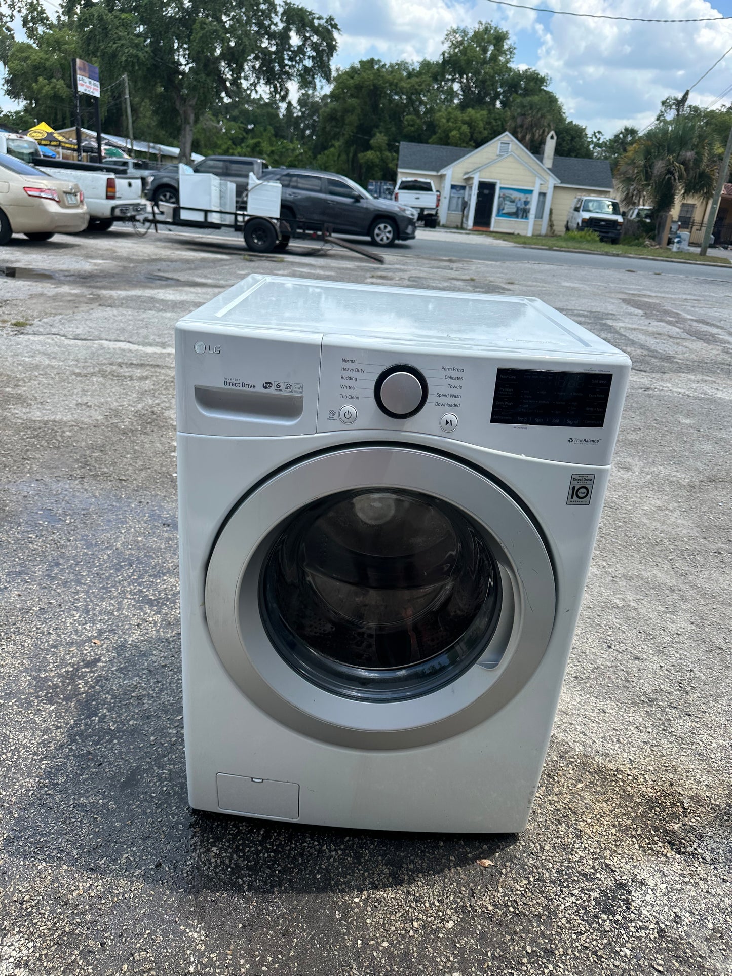 Lg Washer - White - 27 Inch Front Load Smart Washer with 4.5 cu. ft. Capacity