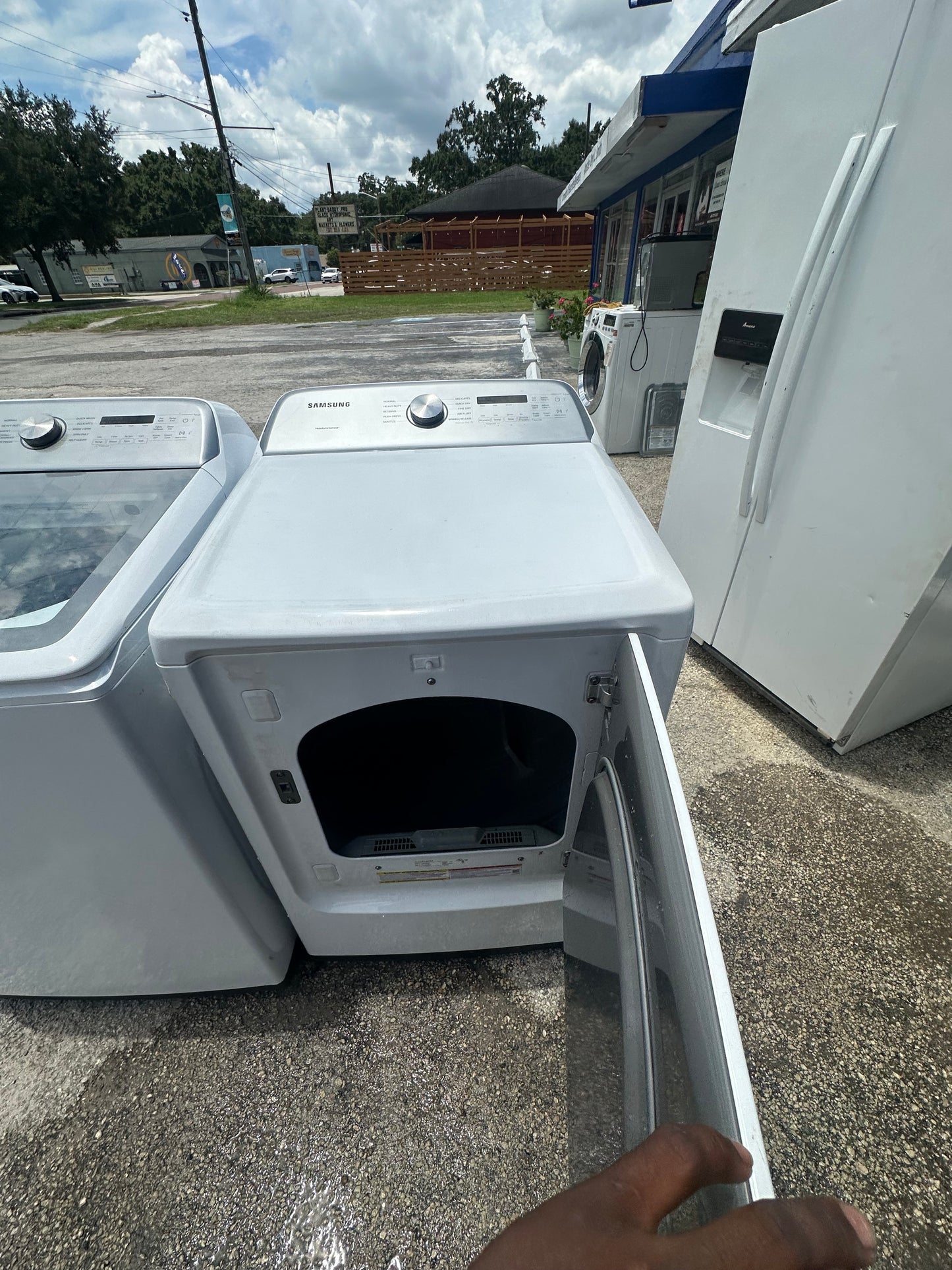 Samsung 7.4 cu. ft. Electric Dryer with Sensor Dry