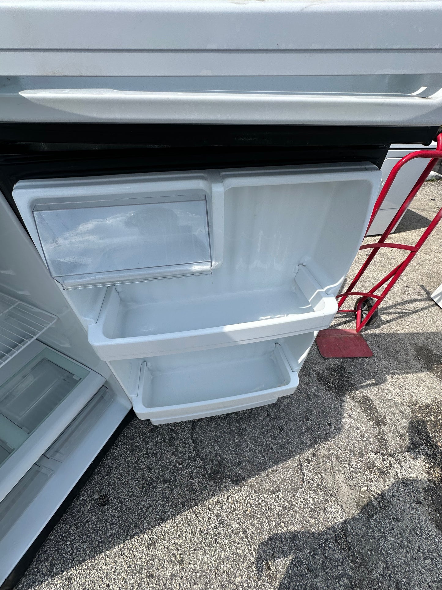GE 17.5 cu. ft. Top-Freezer Refrigerator (Black)