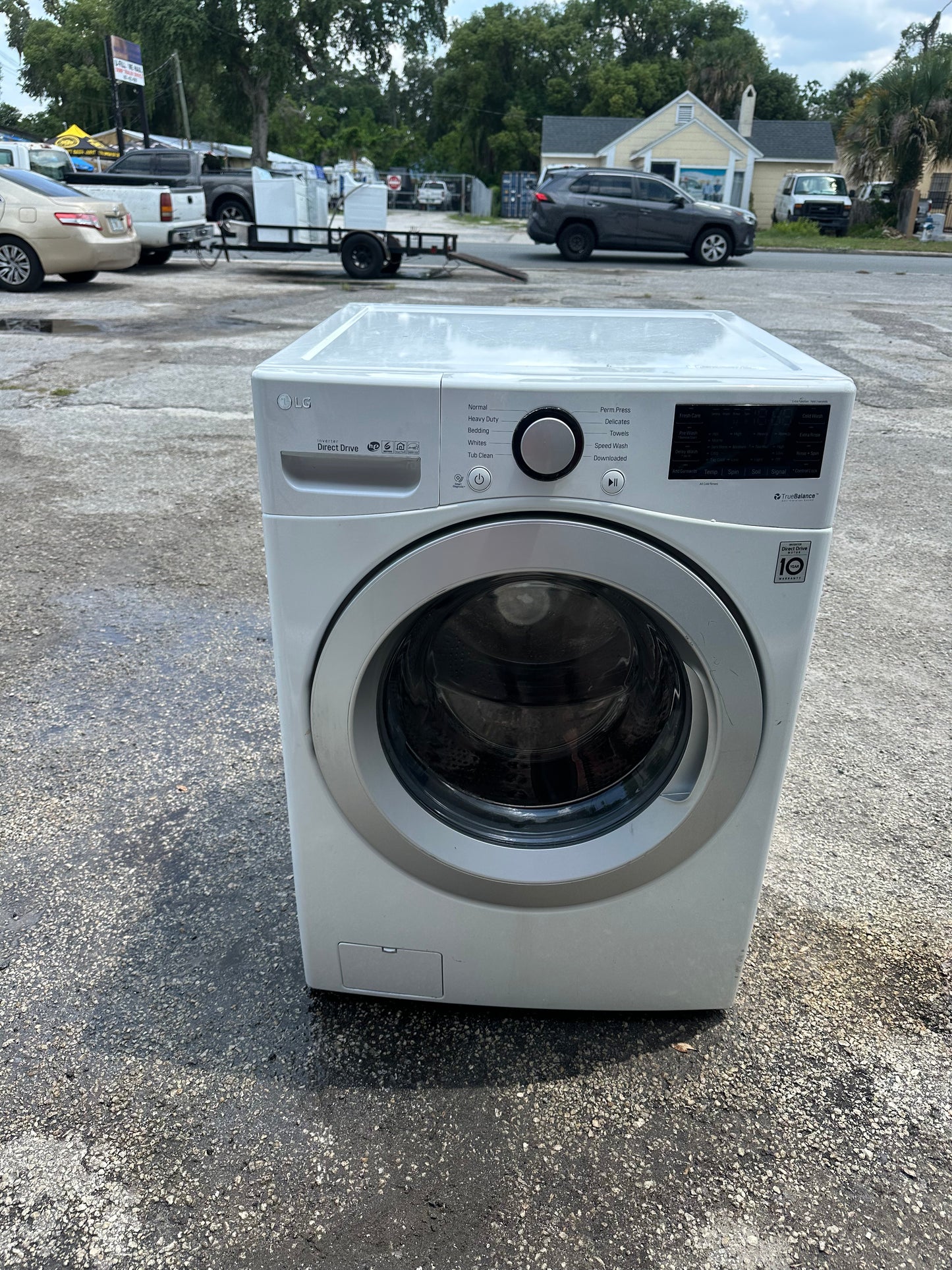 Lg Washer - White - 27 Inch Front Load Smart Washer with 4.5 cu. ft. Capacity