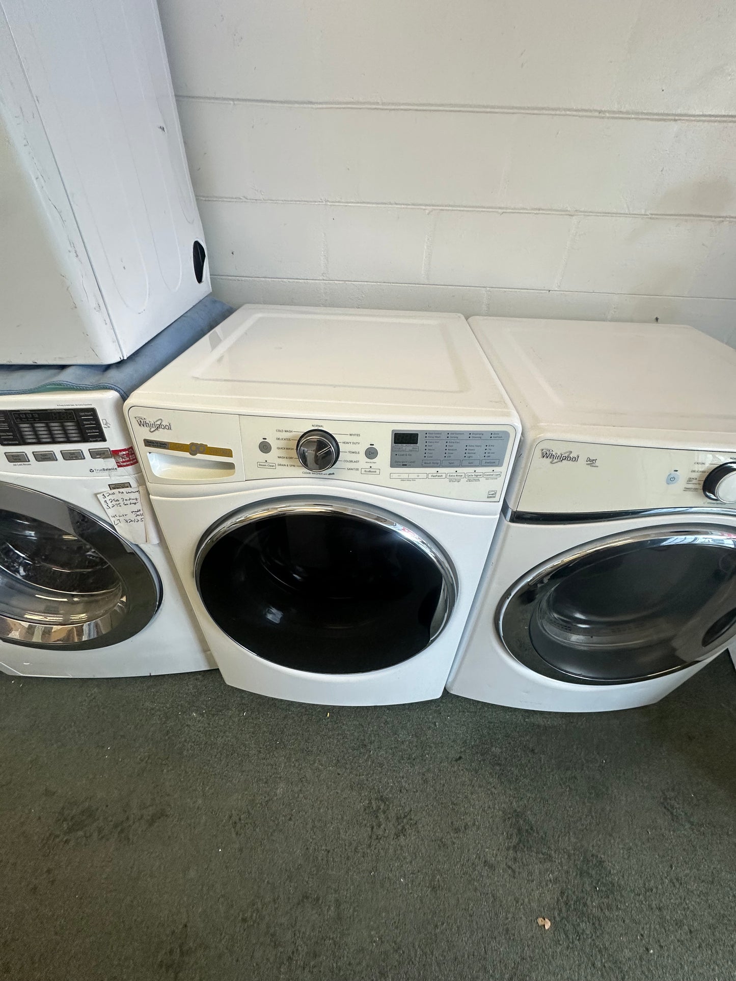 Whirlpool Front load Washer & Dryer Set