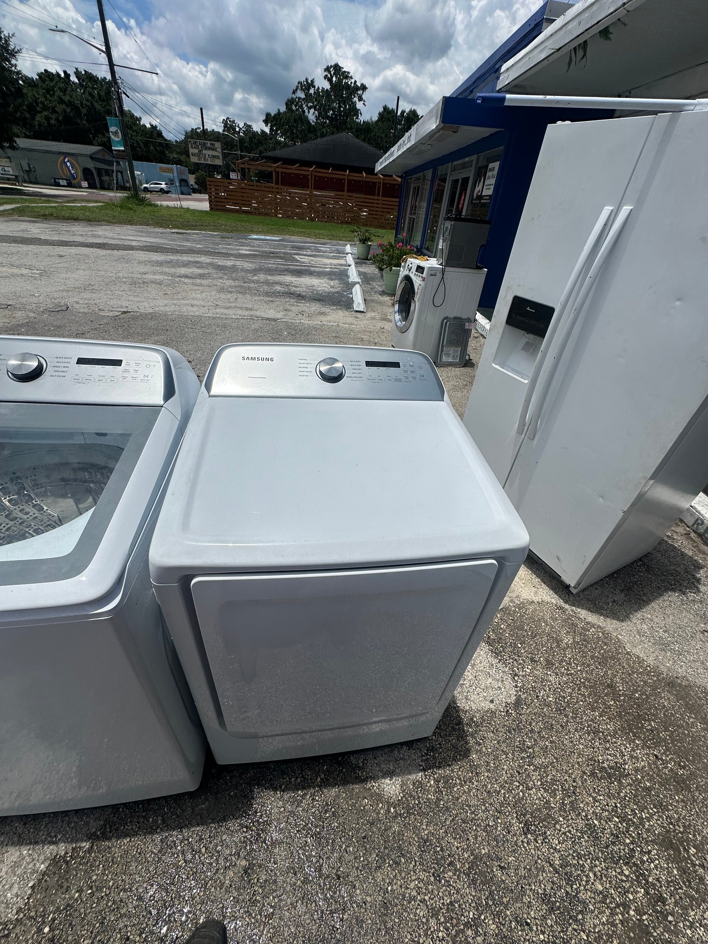 Samsung 7.4 cu. ft. Electric Dryer with Sensor Dry