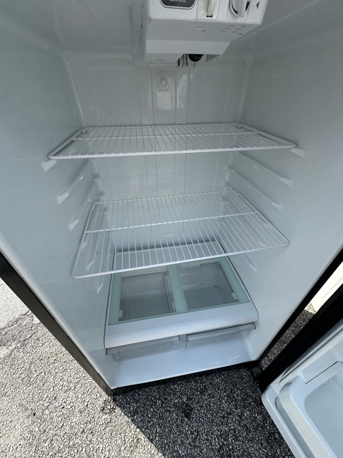 GE 17.5 cu. ft. Top-Freezer Refrigerator (Black)