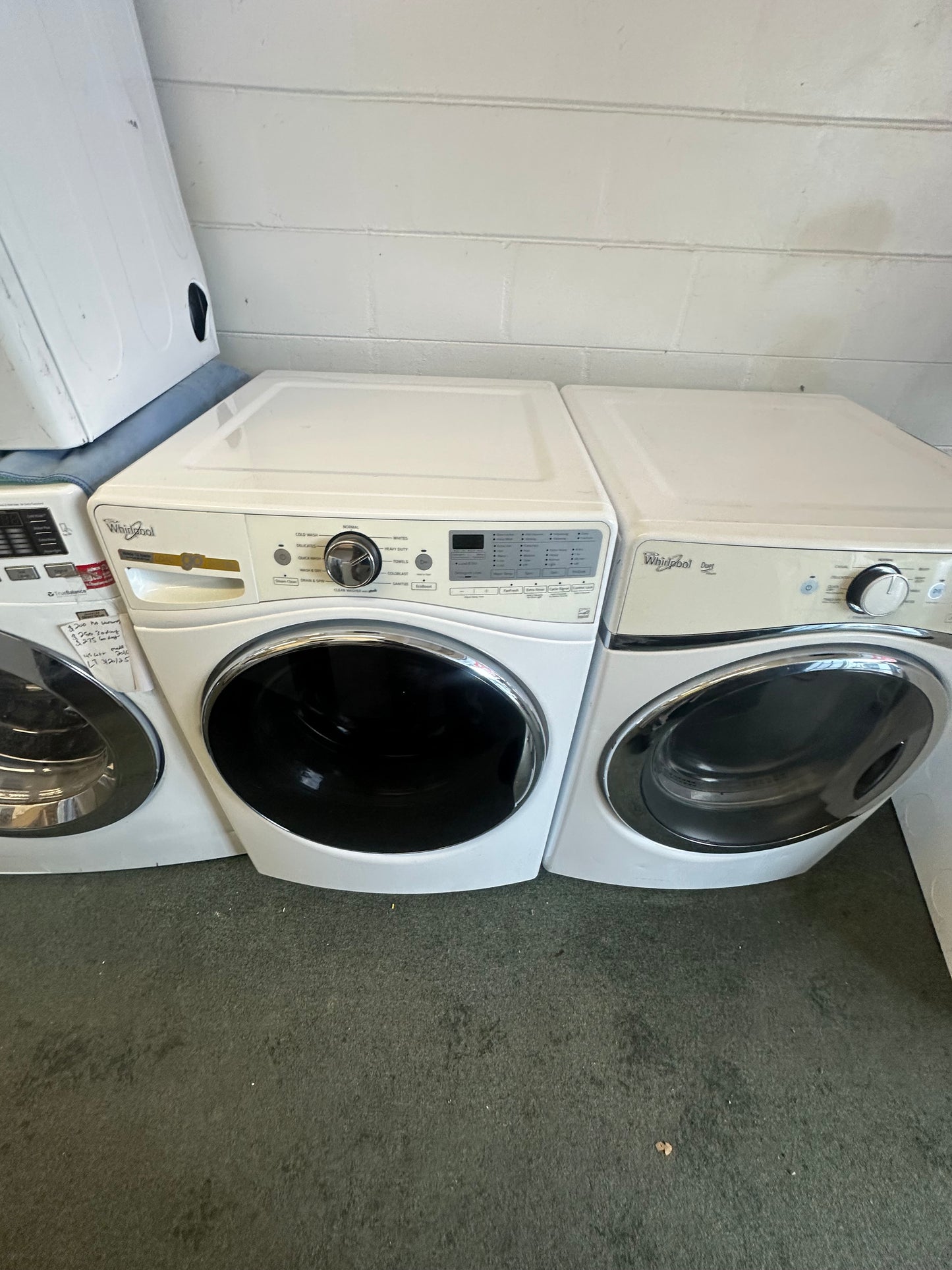 Whirlpool Front load Washer & Dryer Set