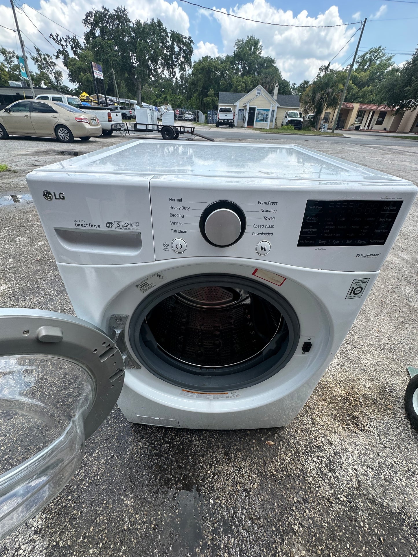 Lg Washer - White - 27 Inch Front Load Smart Washer with 4.5 cu. ft. Capacity