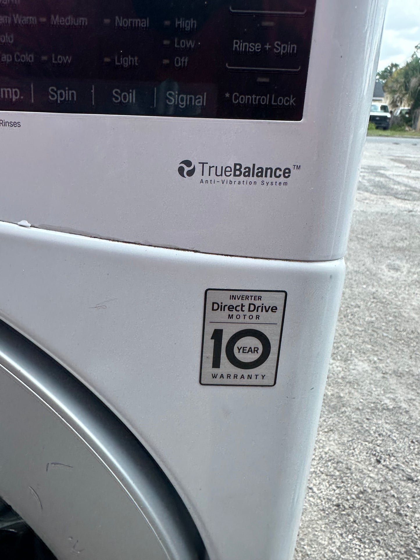 Lg Washer - White - 27 Inch Front Load Smart Washer with 4.5 cu. ft. Capacity