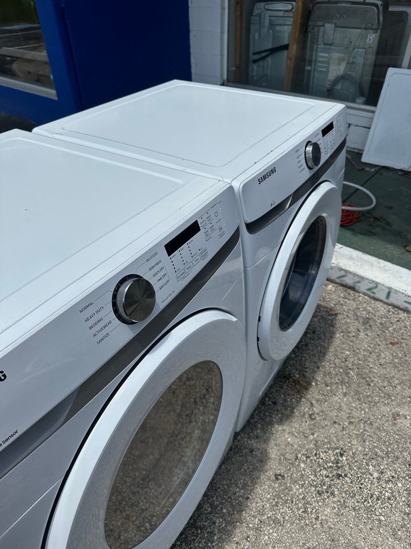 Samsung 7.5 cu. ft. Electric Dryer with Sensor Dry