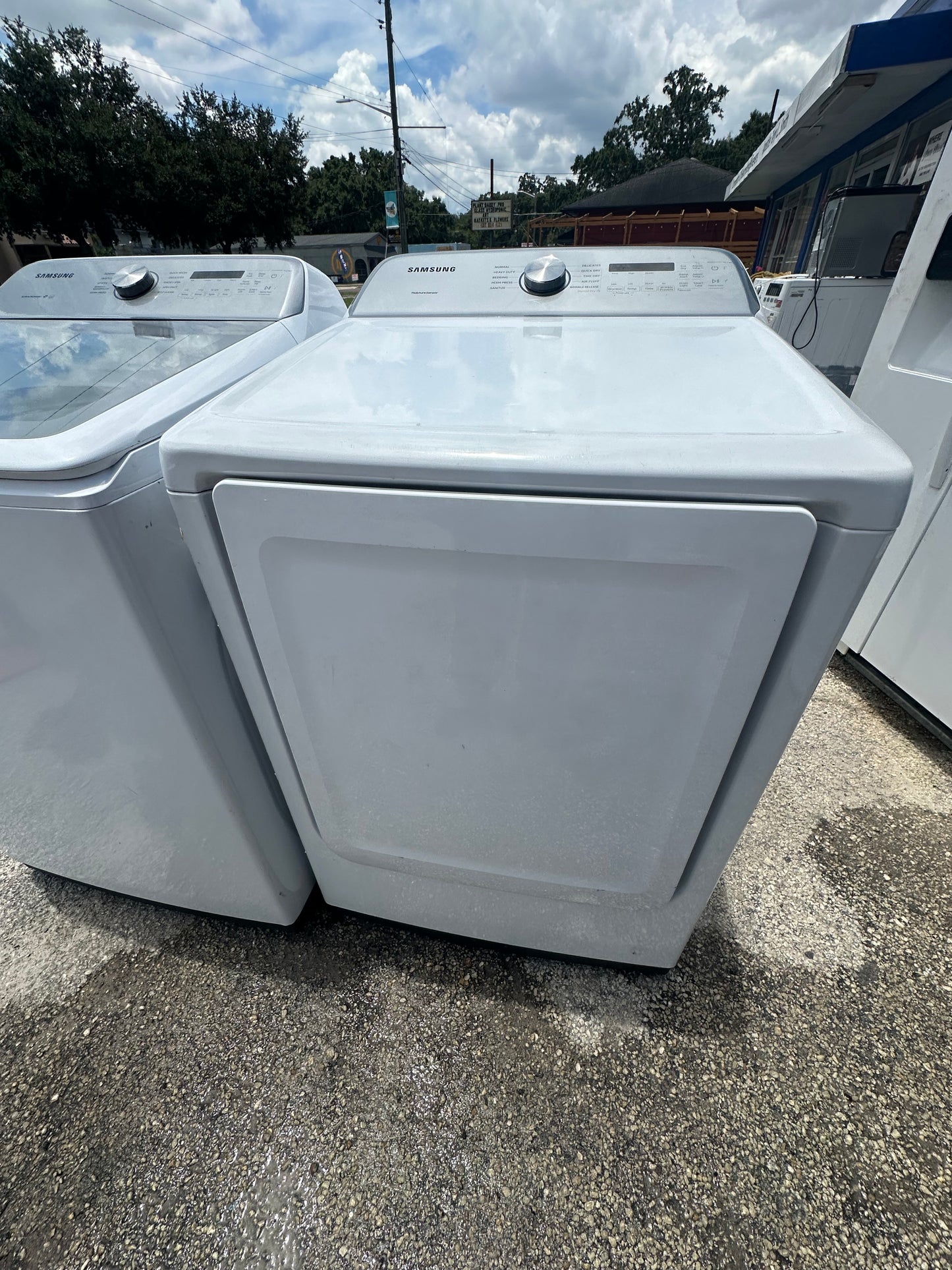 Samsung 7.4 cu. ft. Electric Dryer with Sensor Dry