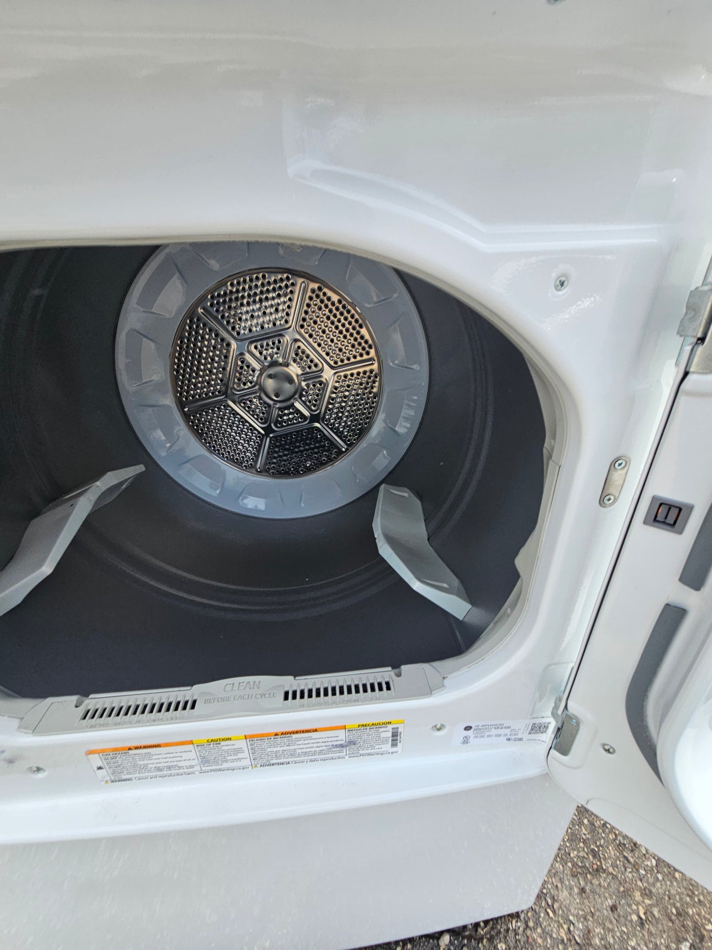 GE 7.4 cu. ft. Capacity Electric Dryer with HE Sensor Dry