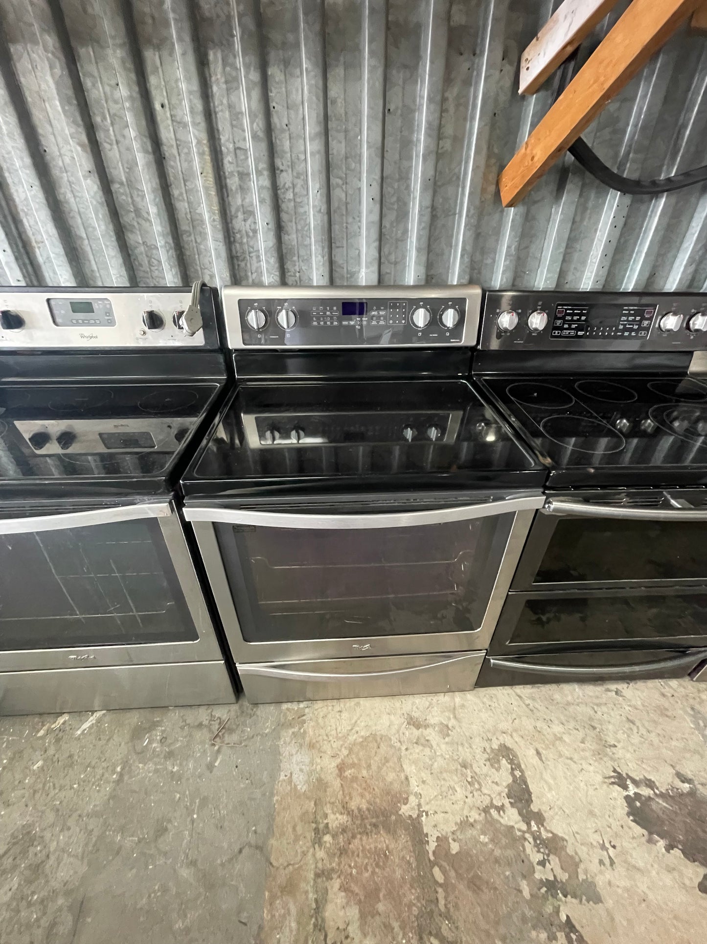 Whirlpool 6.4 Cu. Ft. Freestanding Electric Range with Warming Drawer
