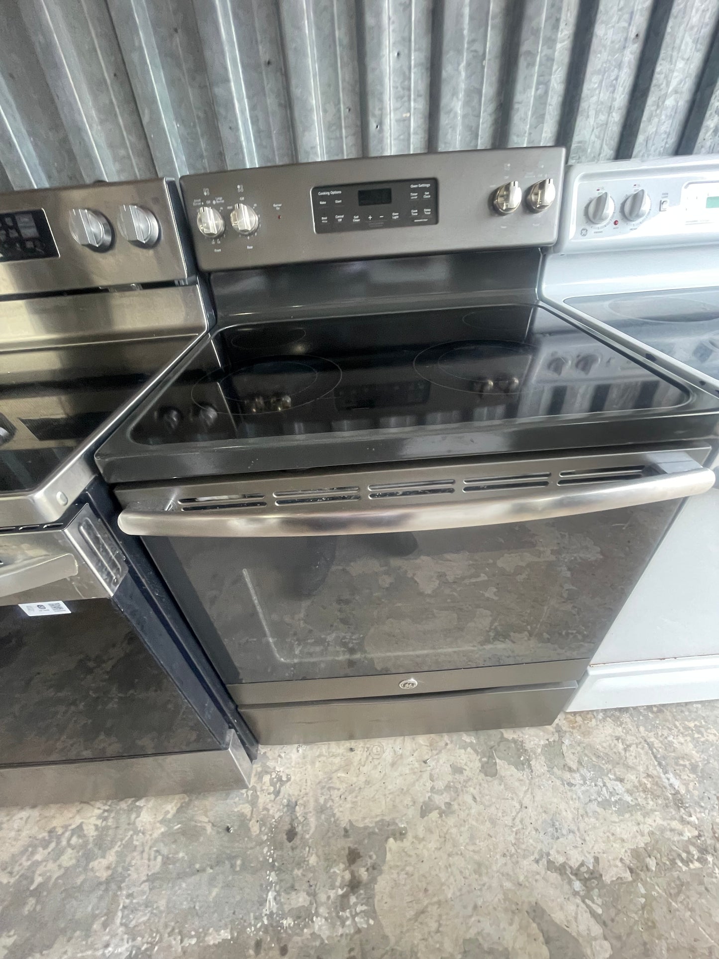 GE JB645EKES Electric Range