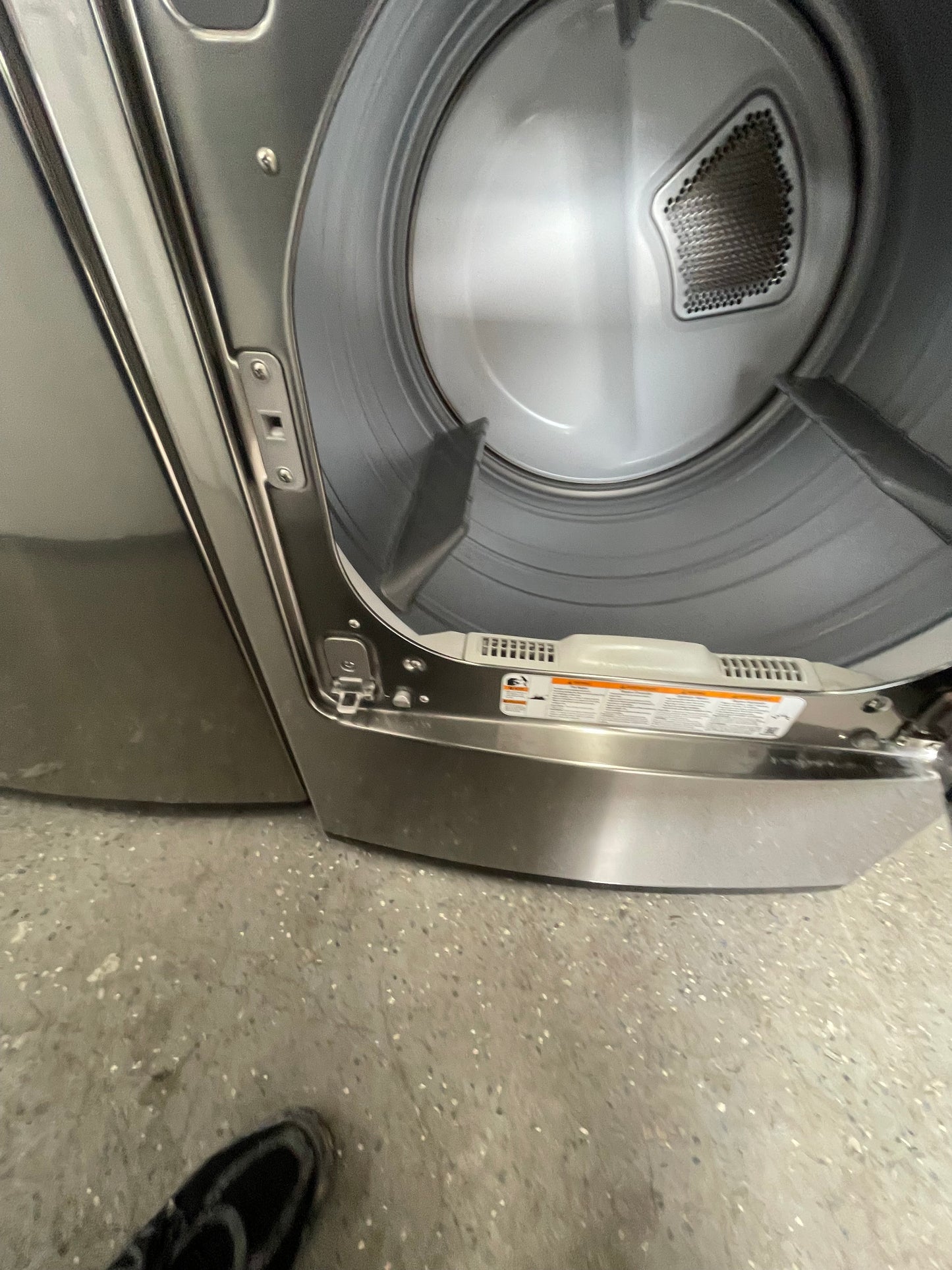 LG DLE7300VE Electric Dryer (Graphite Steel)