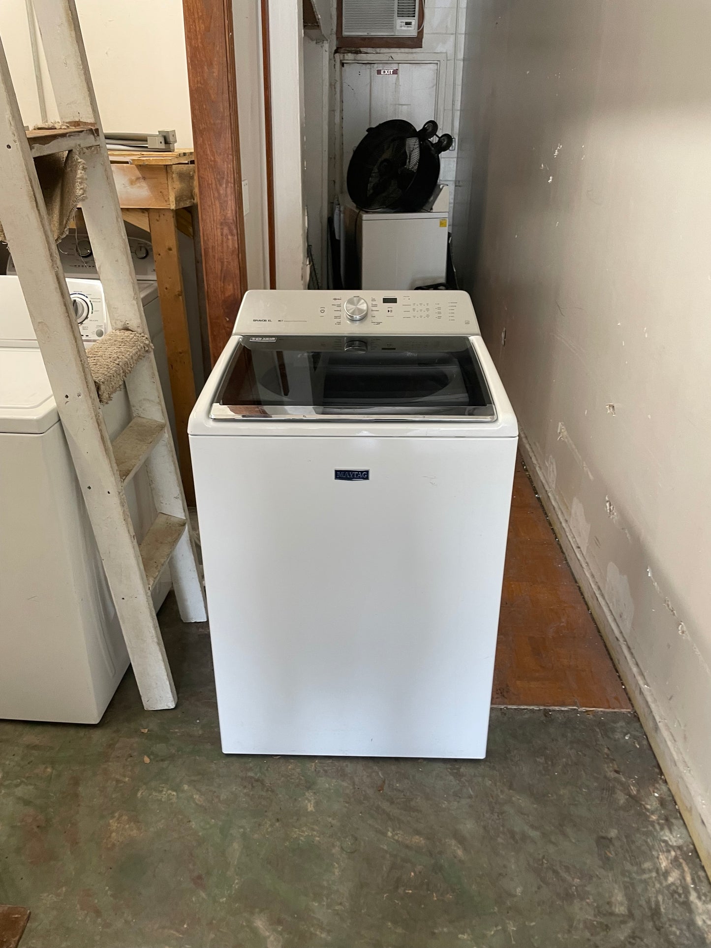 Maytag 4.7 cu. ft. White Top-Load Washer
Model: MVWB835DW
