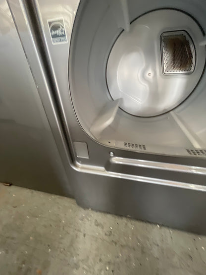 Whirlpool Washer And Electric Dryer Set