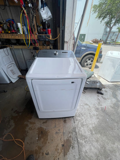 Samsung 7.4 Cu. Ft. White Electric Dryer with Sensor Dry dve50r5200w