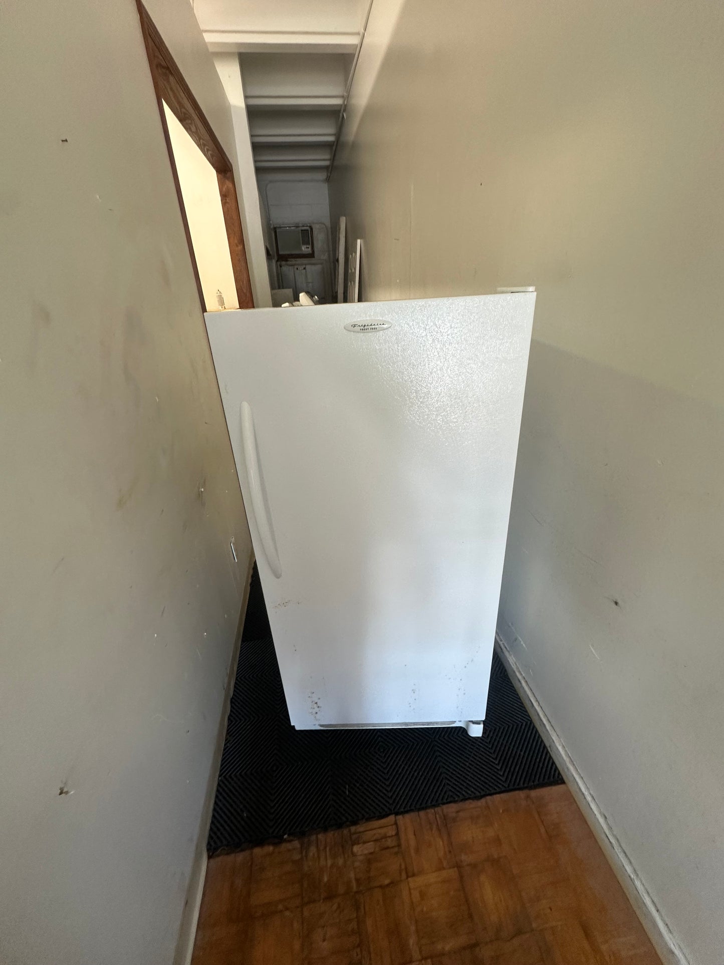 Electrolux FFU1464DW2 Upright Commercial Freezer 14cu ft