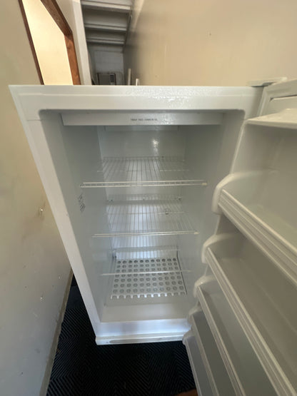 Electrolux FFU1464DW2 Upright Commercial Freezer 14cu ft