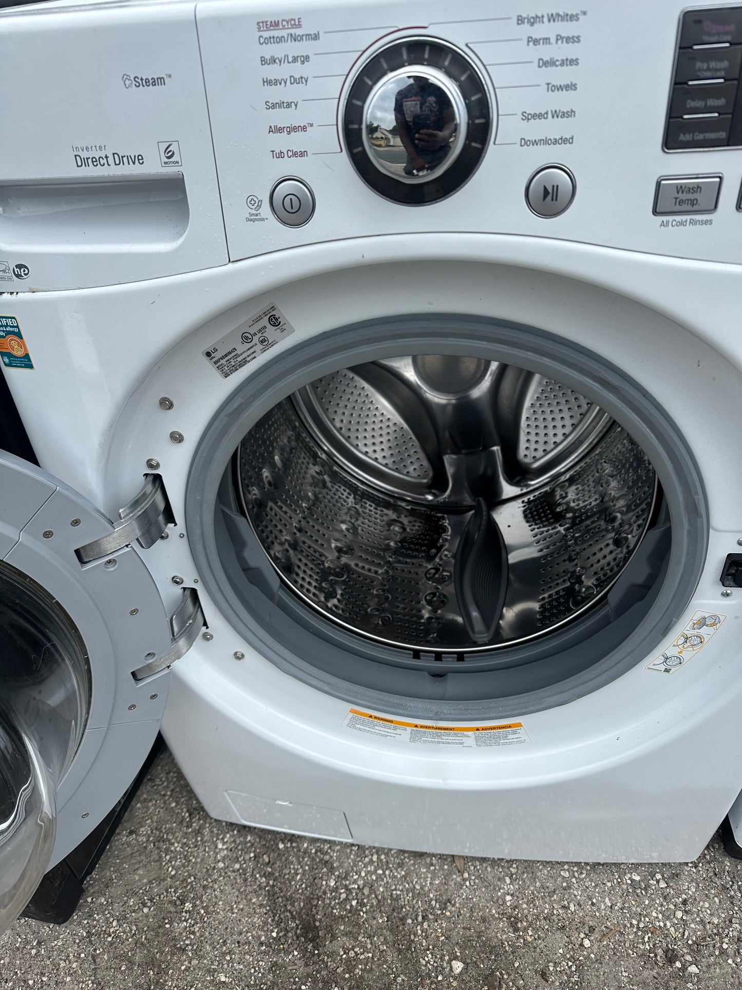 LG Washer - White - 27 Inch 4.5 cu. ft. Front Load Washer with Steam