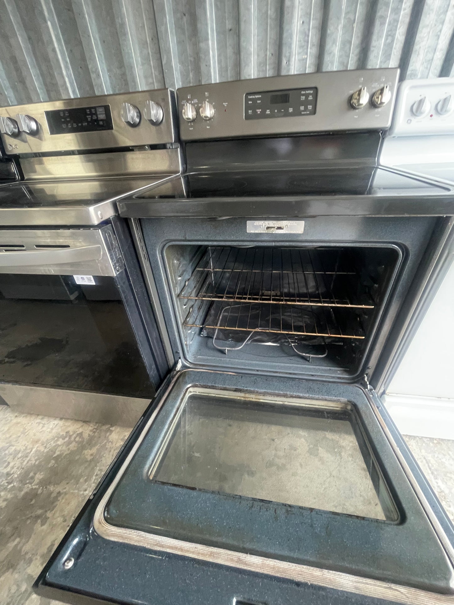 GE JB645EKES Electric Range