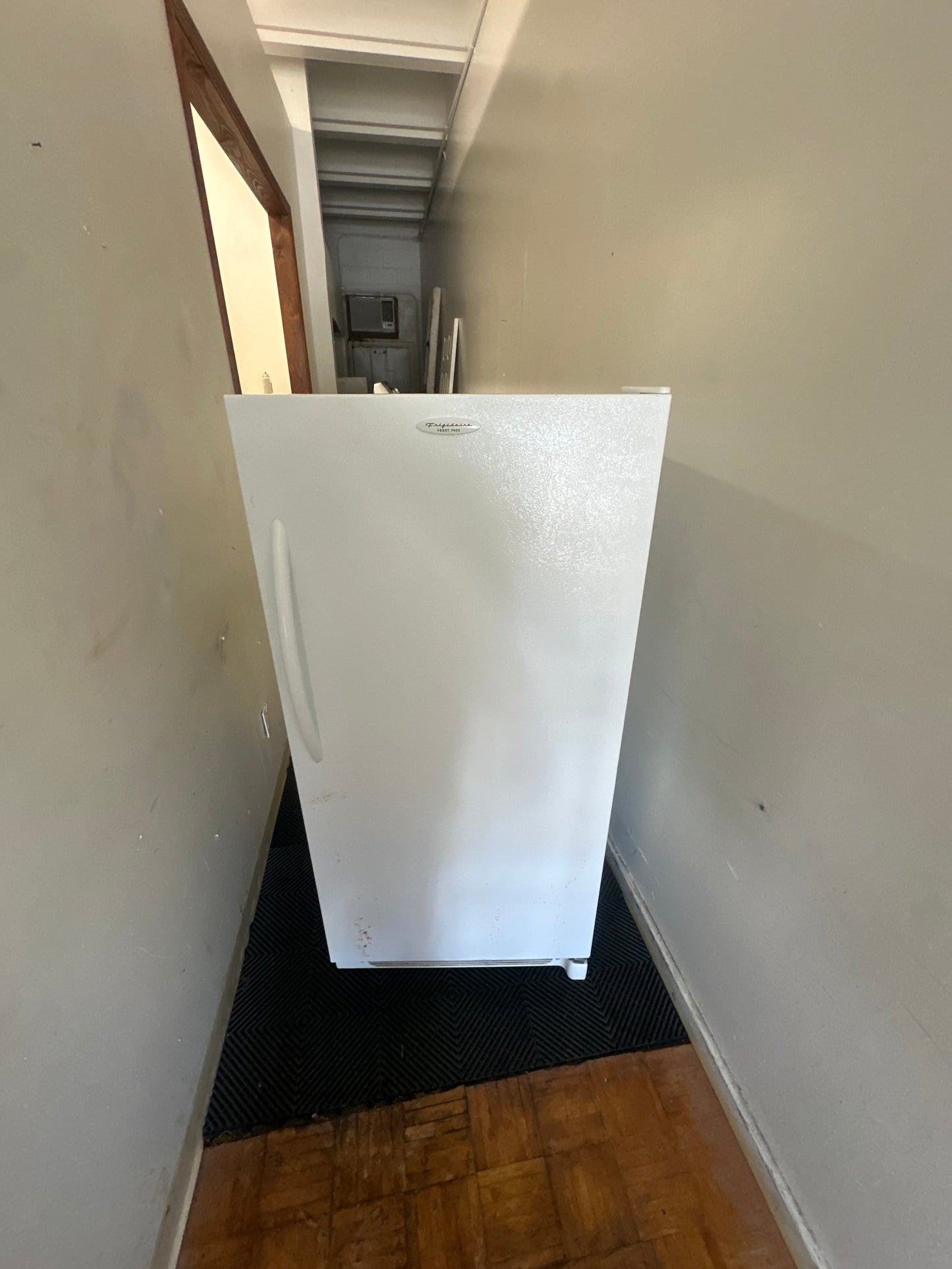 Electrolux FFU1464DW2 Upright Commercial Freezer 14cu ft