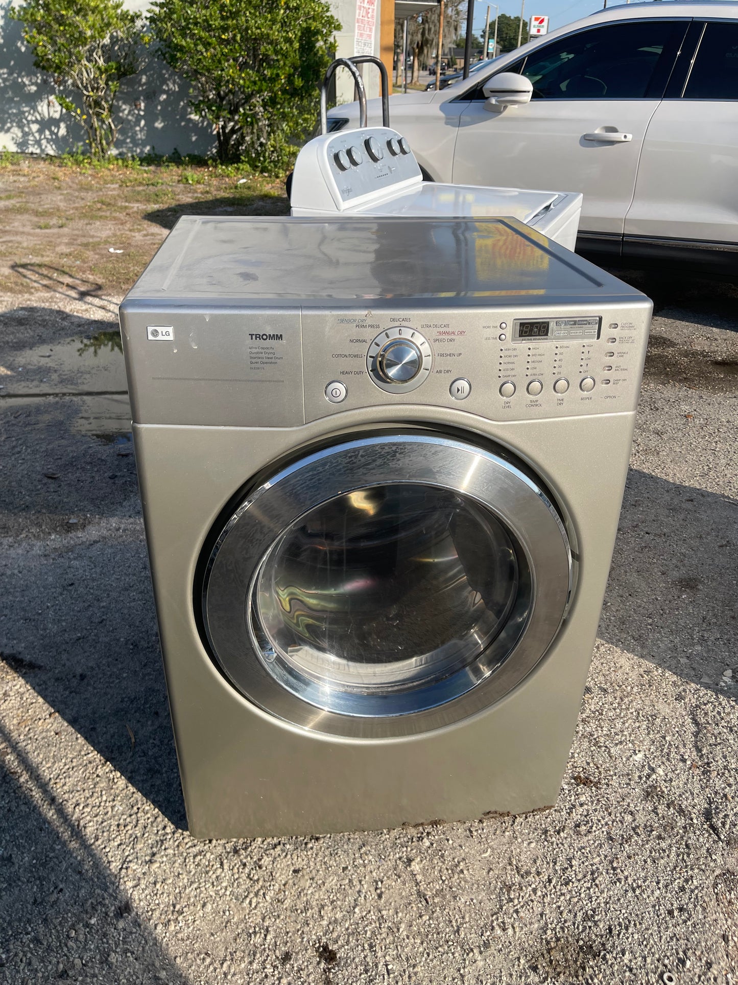 🔥 LG DLE5977S Electric Dryer
	•
