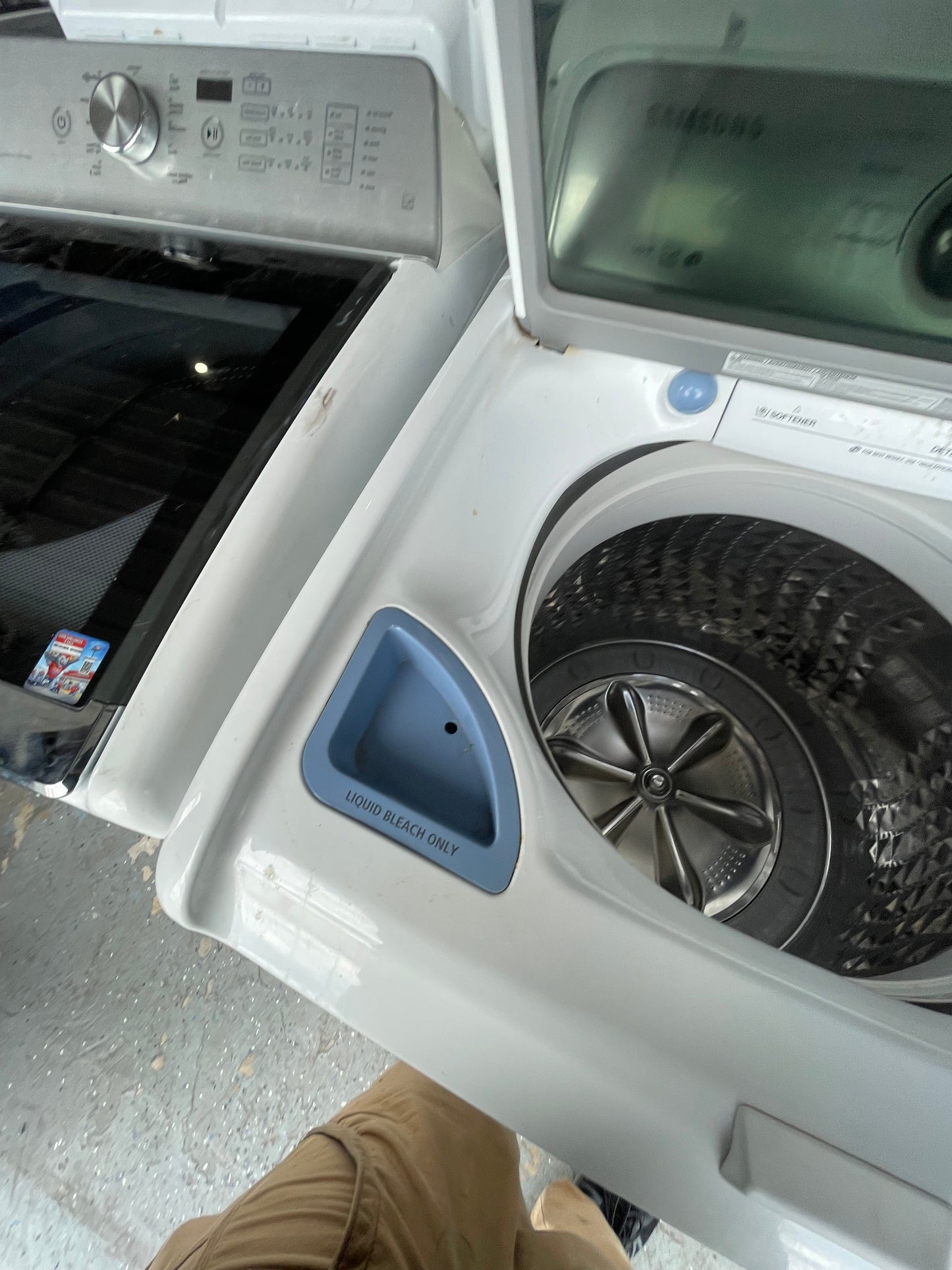 Whirlpool Washer And Electric Dryer Set
