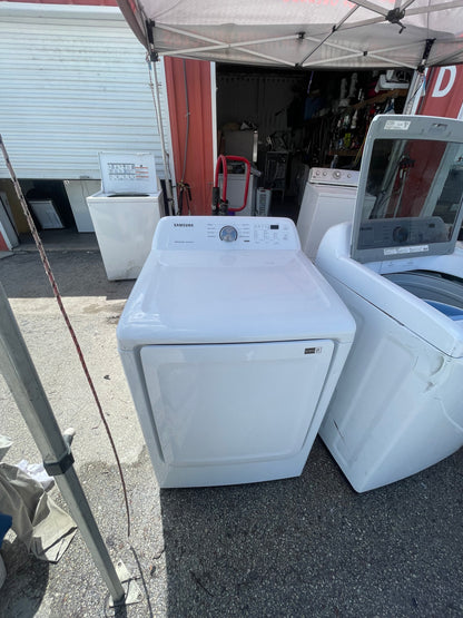 Samsung 7.2 cu. ft. Vented Electric Dryer in White with Sensor Dry