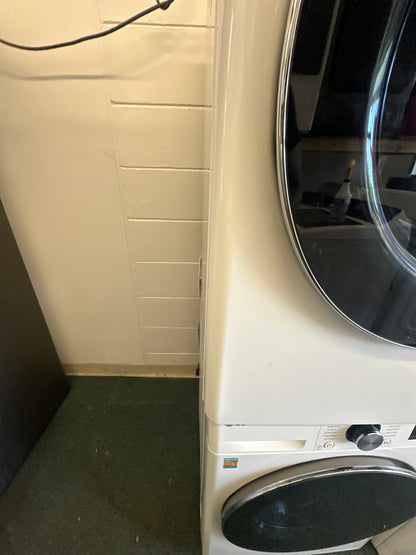 24 Inch Lg Washer And Electric Dryer Set