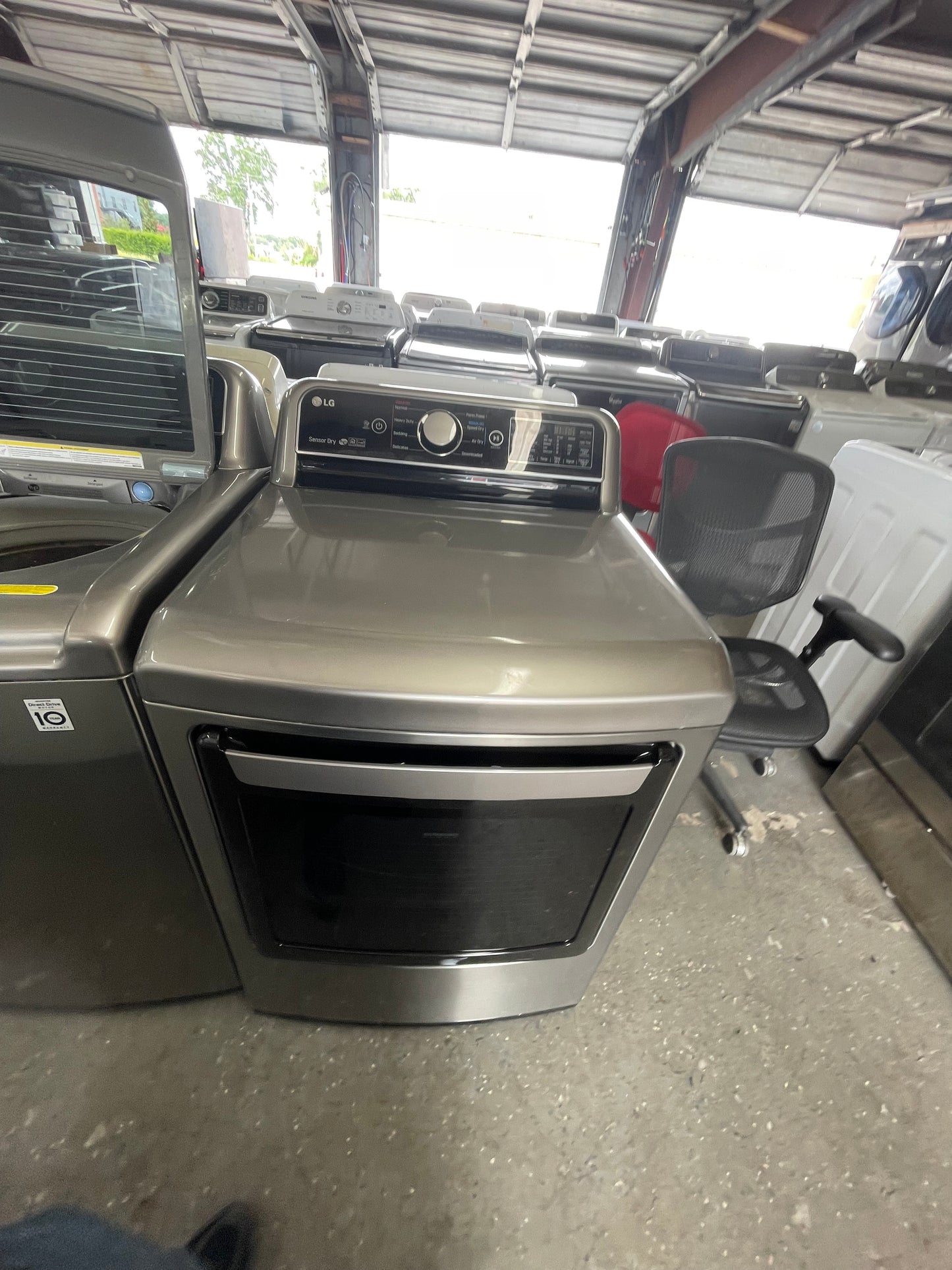 LG DLE7300VE Electric Dryer (Graphite Steel)