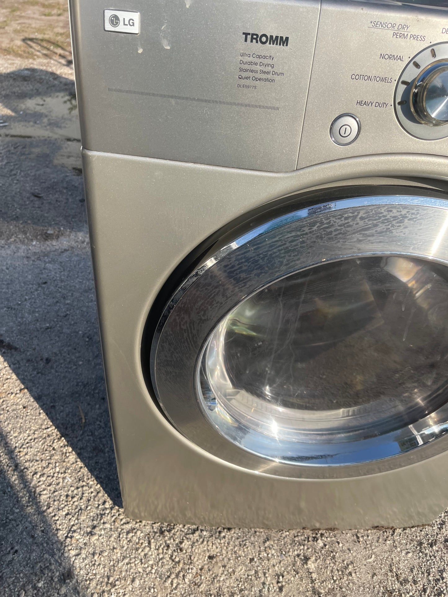 🔥 LG DLE5977S Electric Dryer
	•