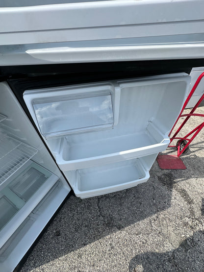 GE 17.5 cu. ft. Top-Freezer Refrigerator (Black)