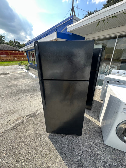 GE 17.5 cu. ft. Top-Freezer Refrigerator (Black)