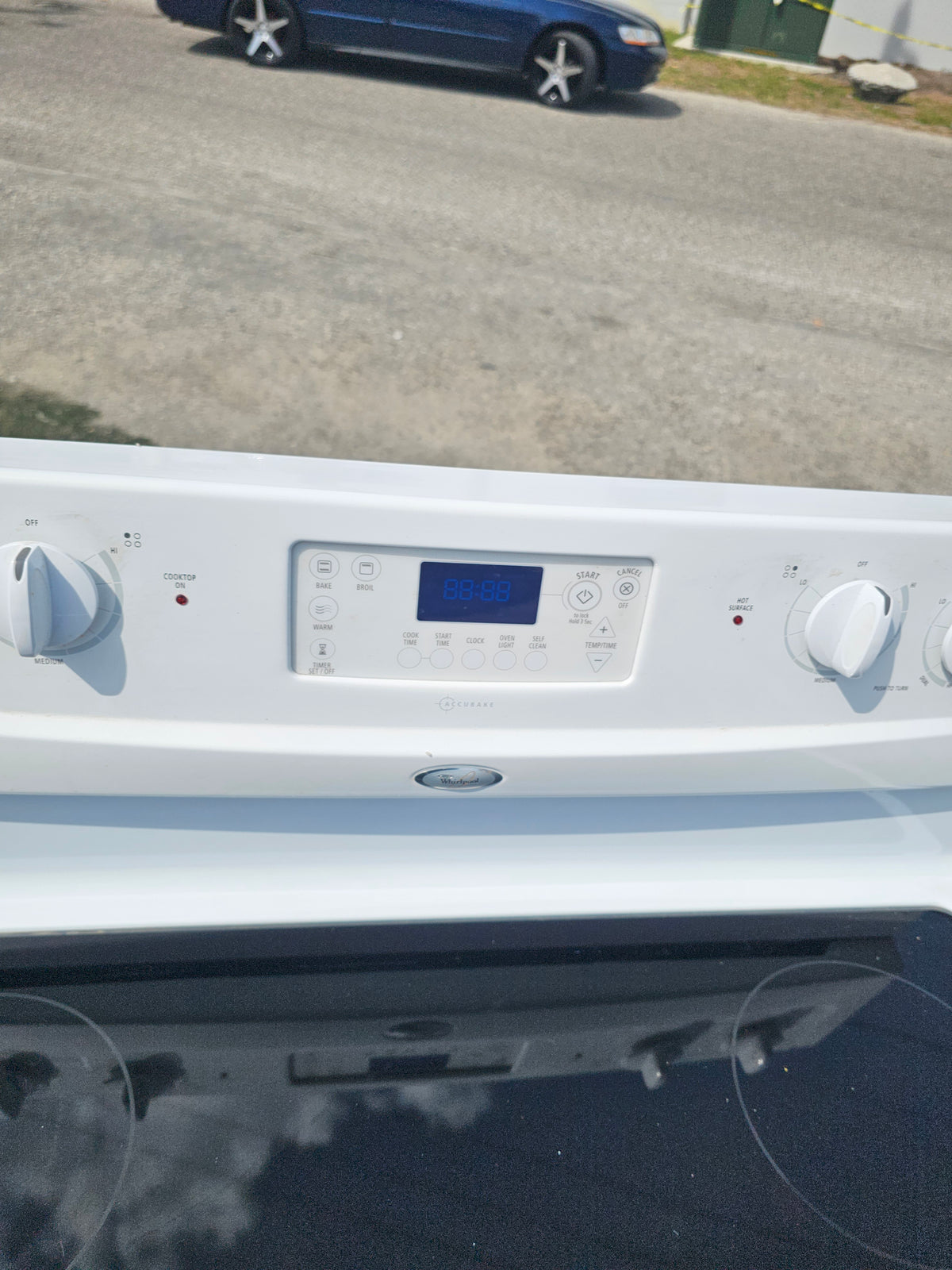Whirlpool White Electric Stove