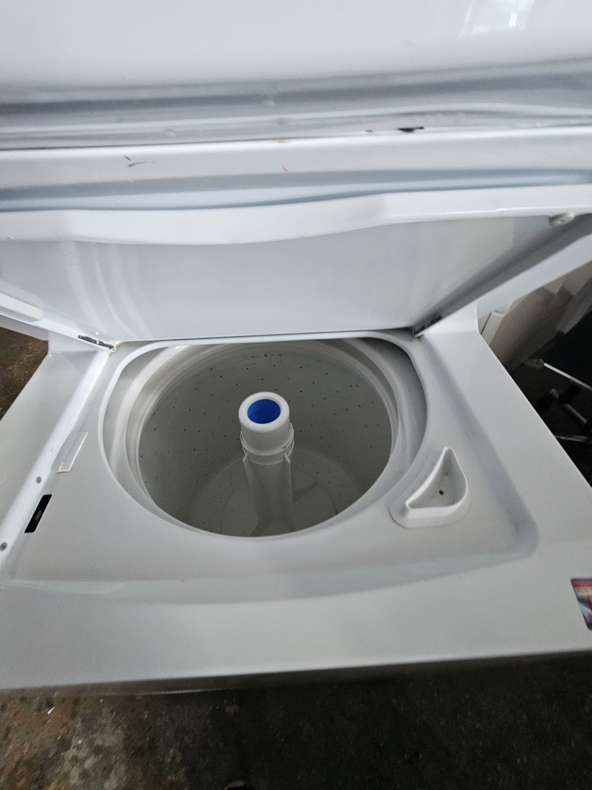 GE Unitized Spacemaker Electric Laundry Center (Washer & Electric Dryer)