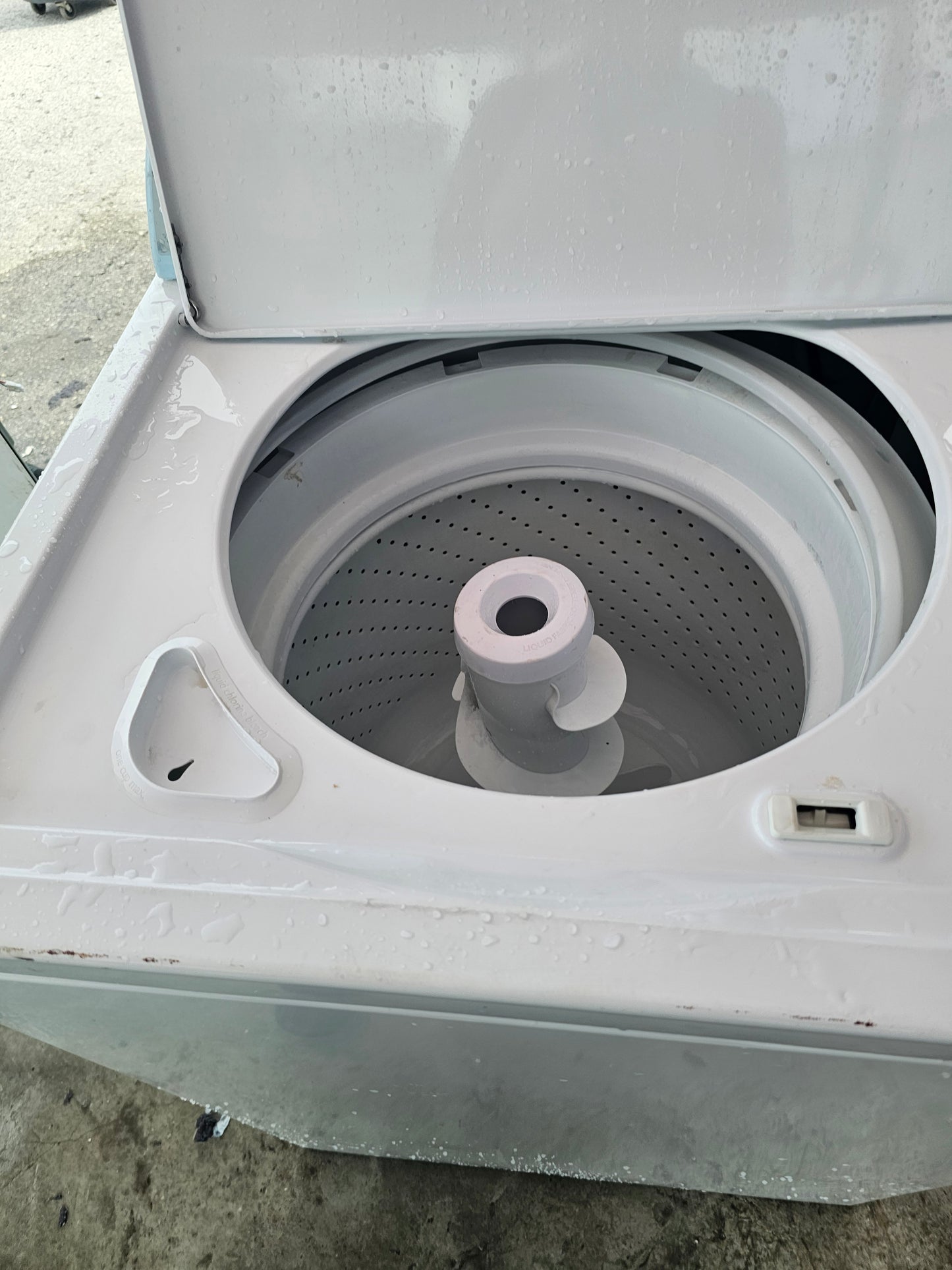 Whirlpool WTW4816FW3 Top-Load Washer