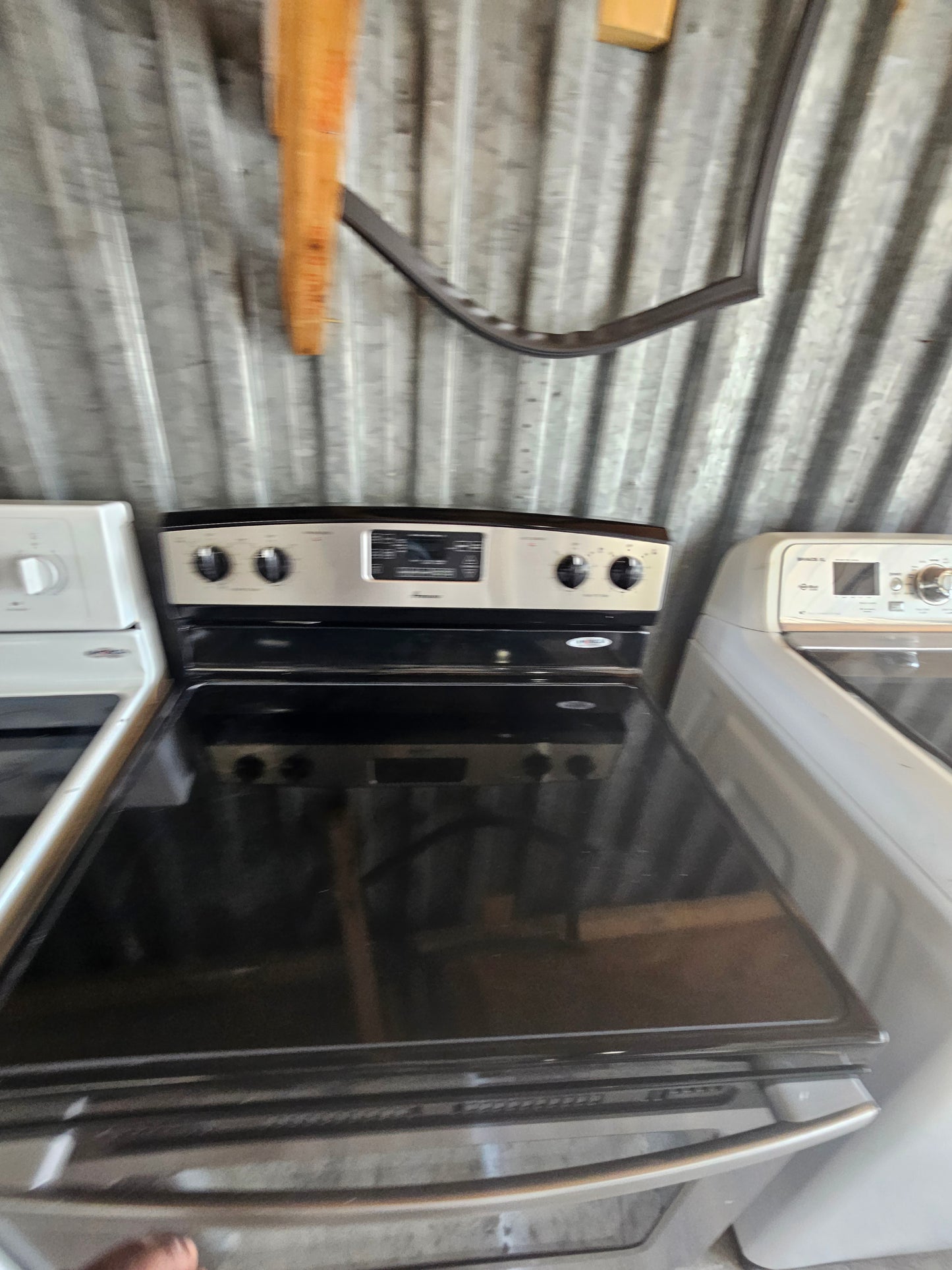 Amana 30" Freestanding Electric Range
