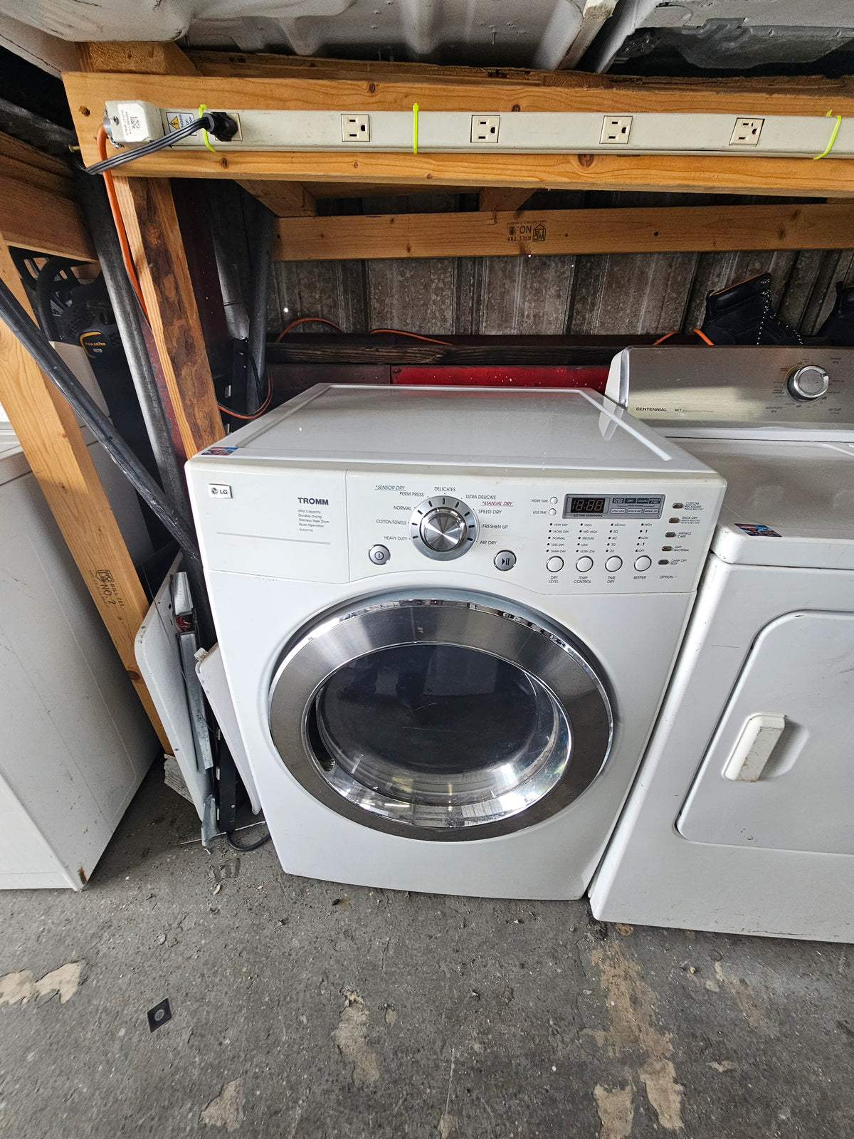 LG DLE5977W Electric Dryer