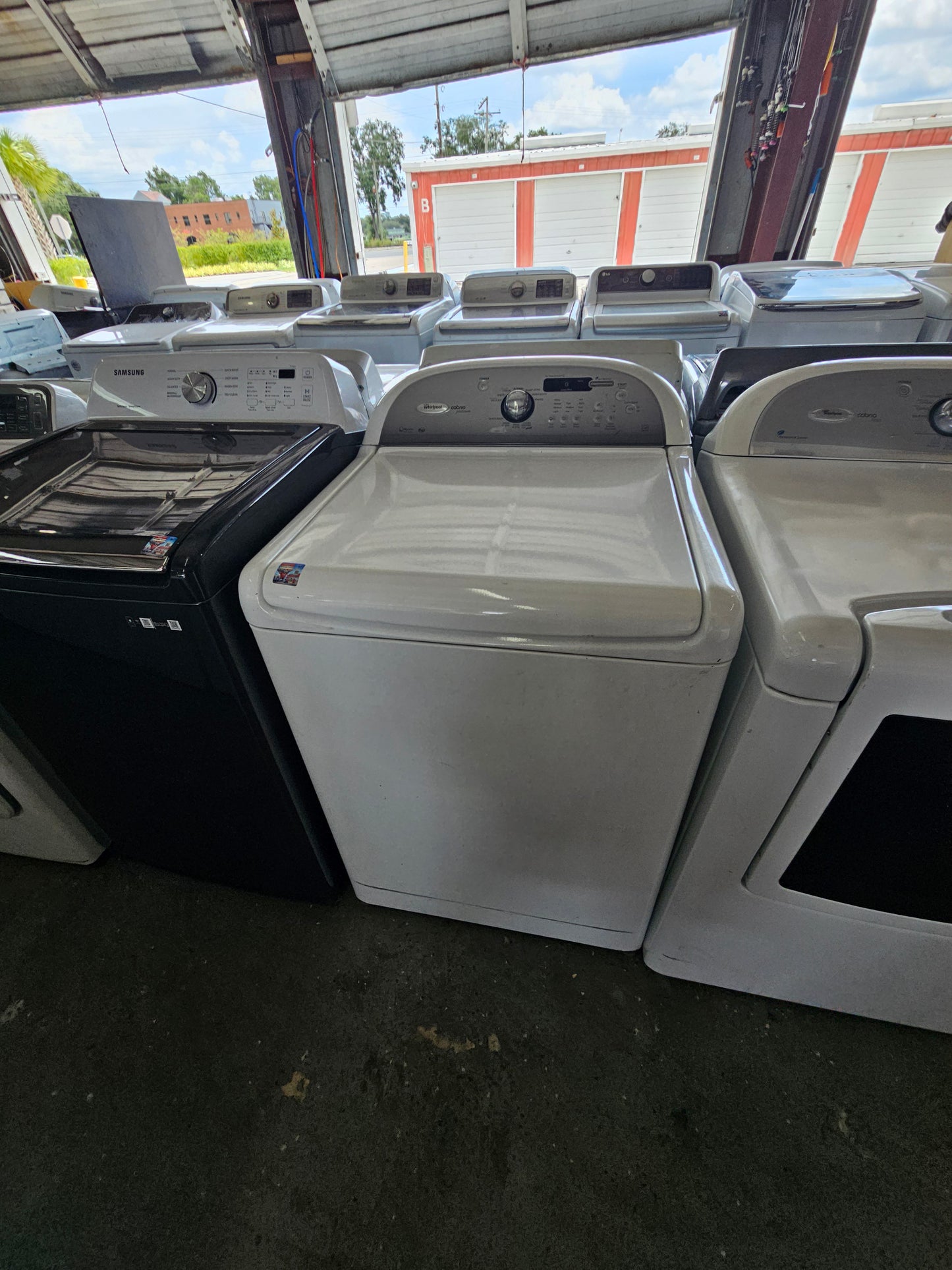Whirlpool Cabrio High-Efficiency Top Load Washer