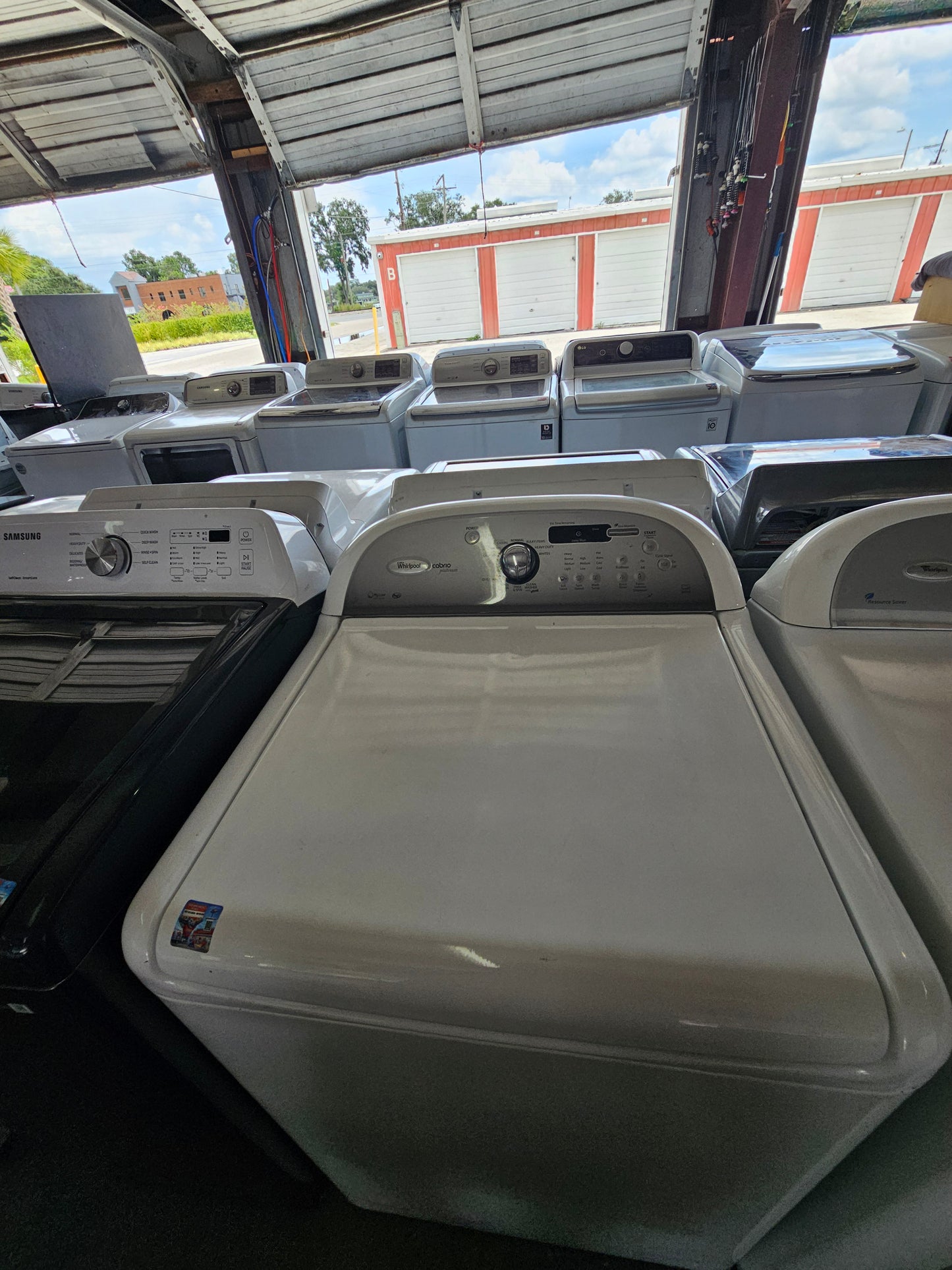 Whirlpool Cabrio High-Efficiency Top Load Washer