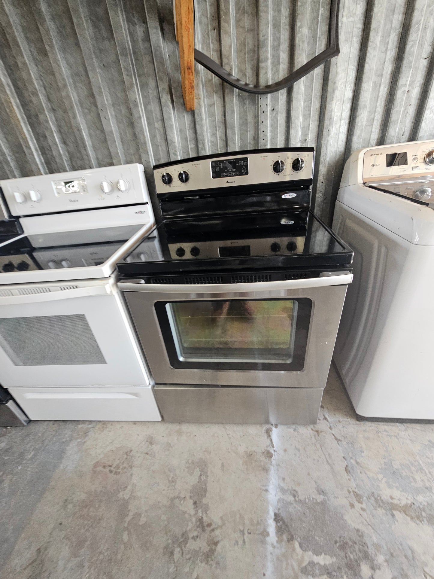 Amana 30" Freestanding Electric Range