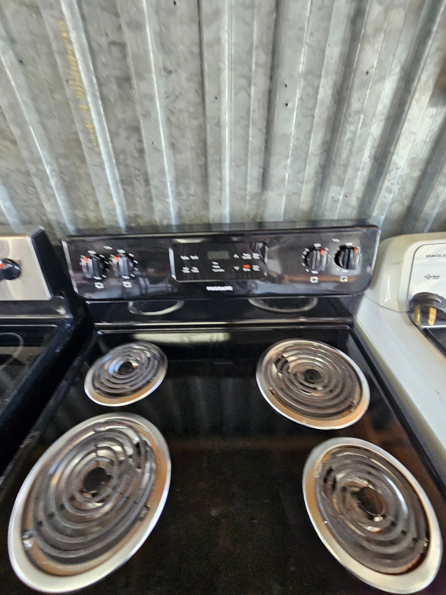 Frigidaire 30" Freestanding Electric Range