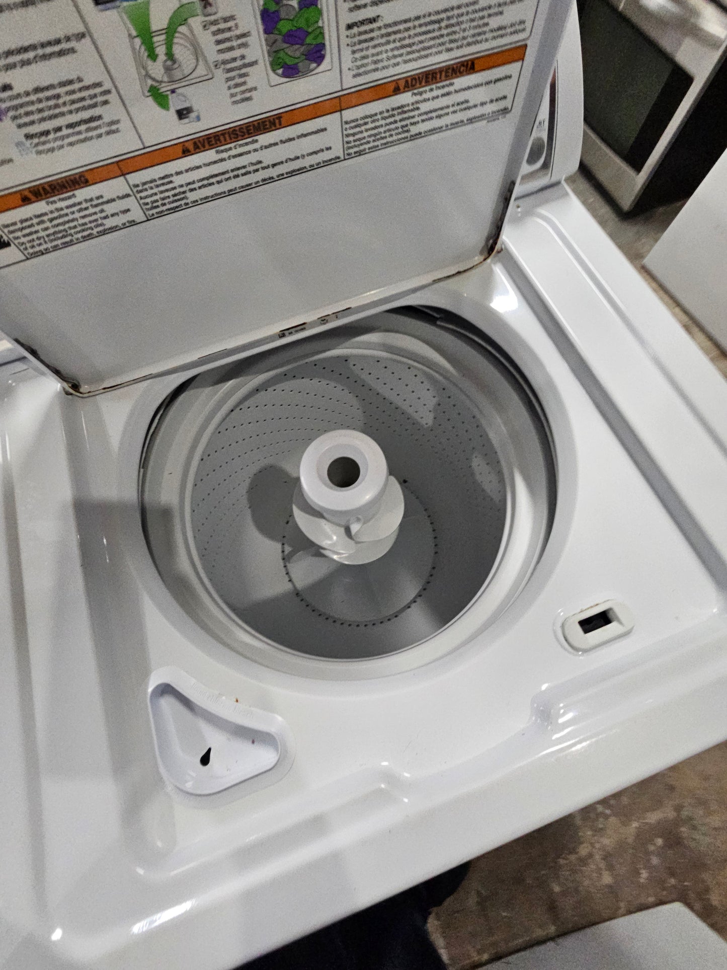 Whirlpool Washer And Electric Dryer Set