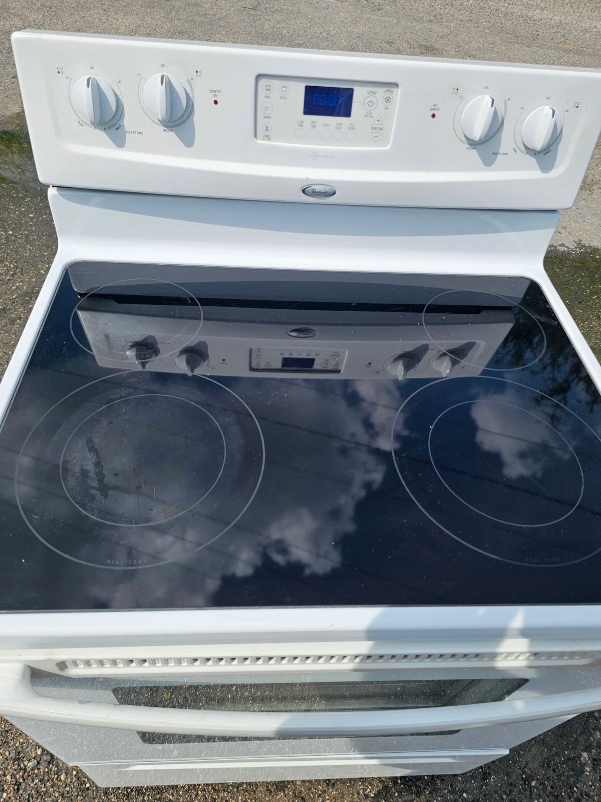 Whirlpool White Electric Stove
